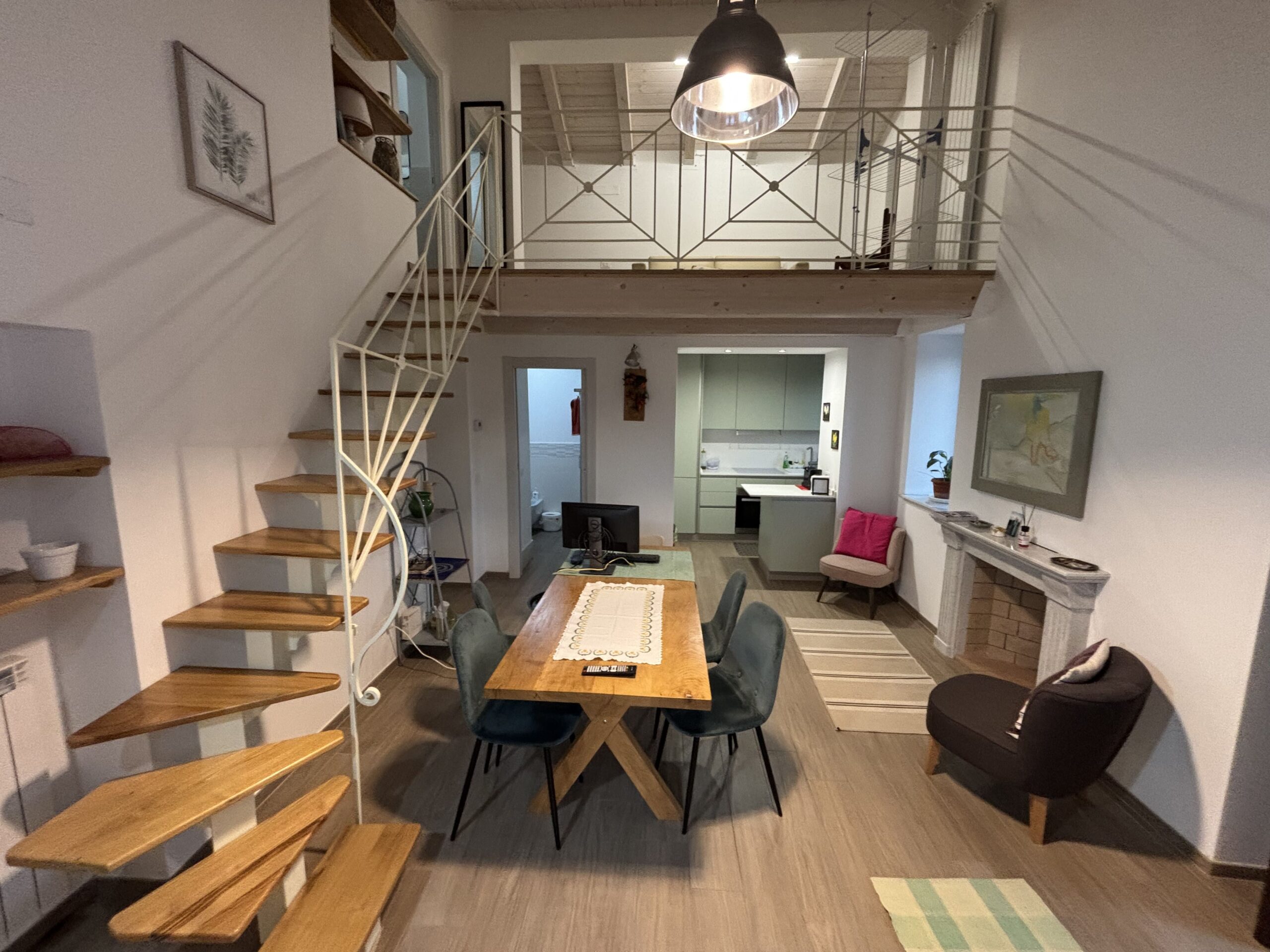 Modern furnished house with mountain views in Lauria.