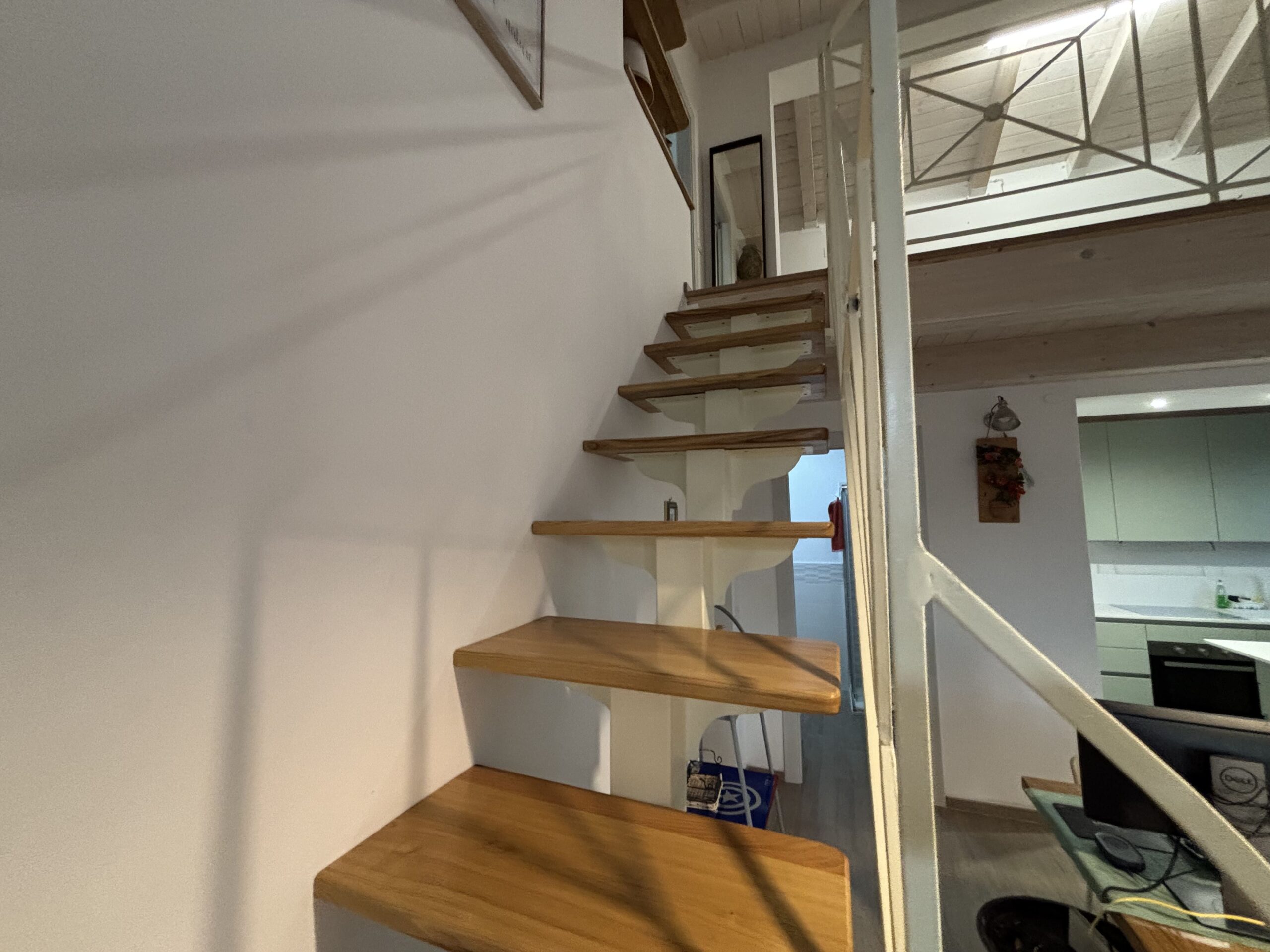 Modern furnished house with mountain views in Lauria.