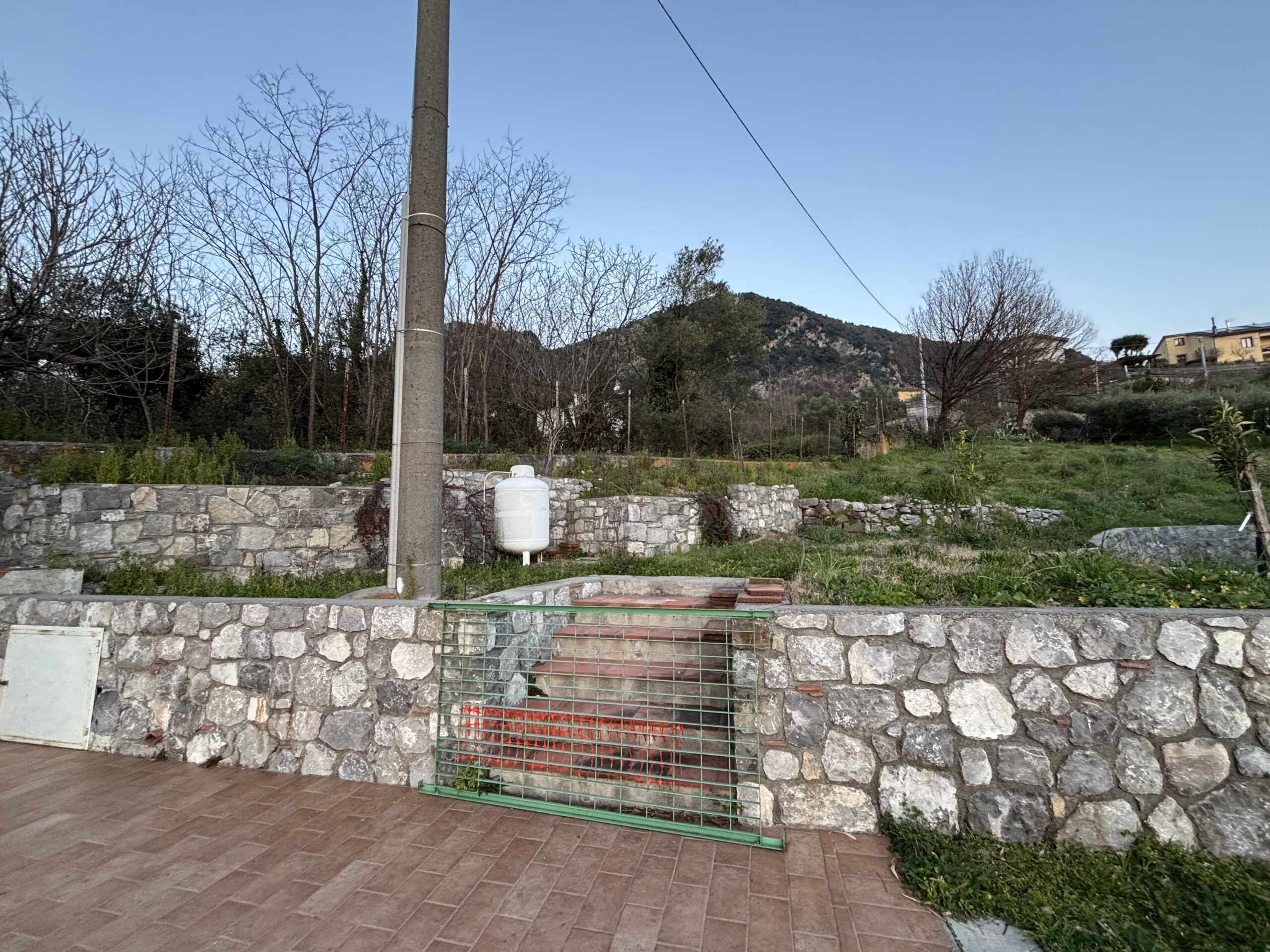 Modern furnished house with mountain views in Lauria.