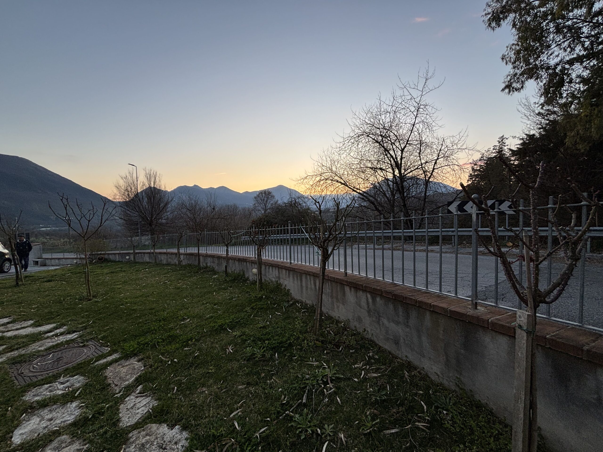 Modern furnished house with mountain views in Lauria.