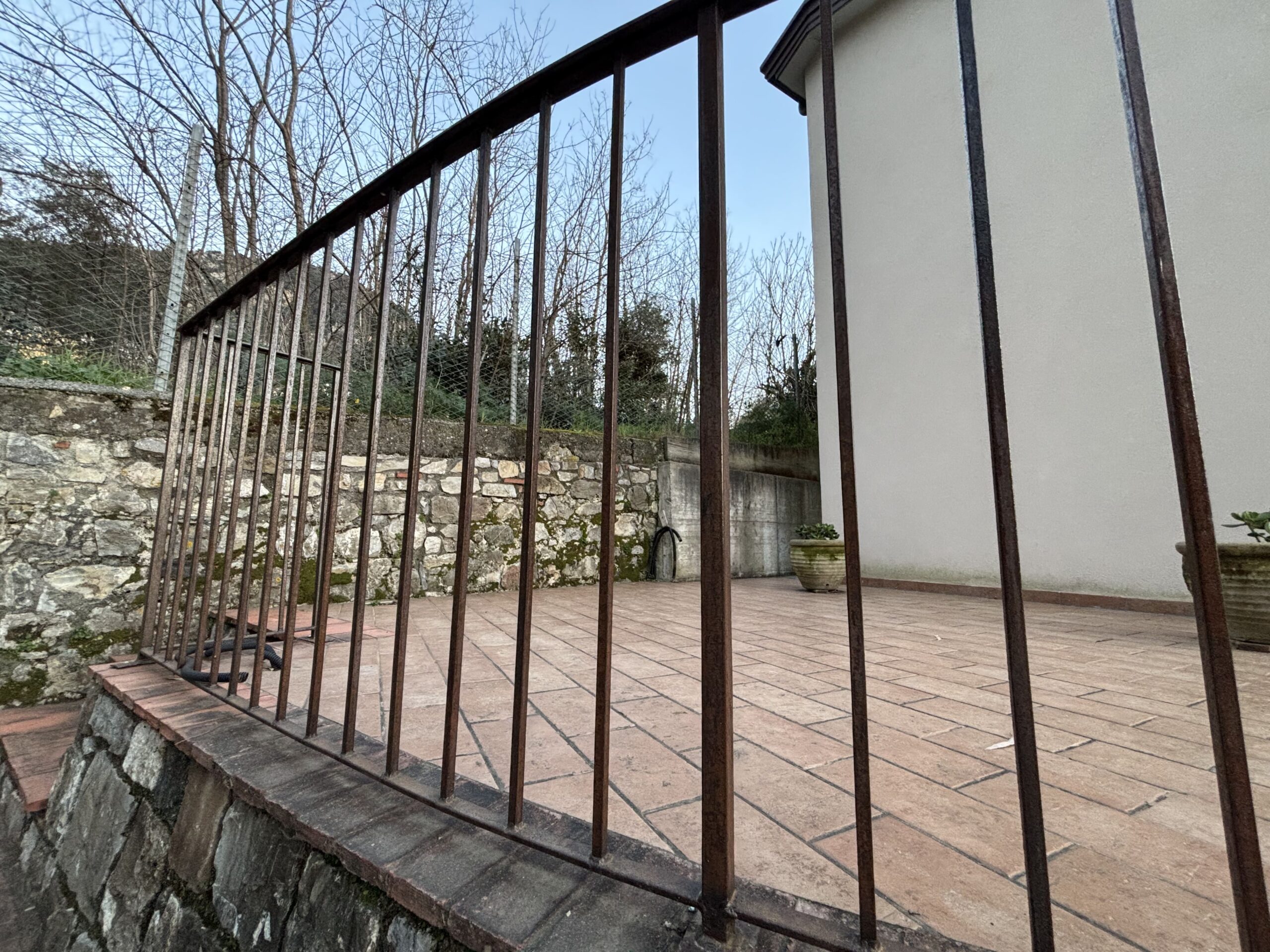 Modern furnished house with mountain views in Lauria.