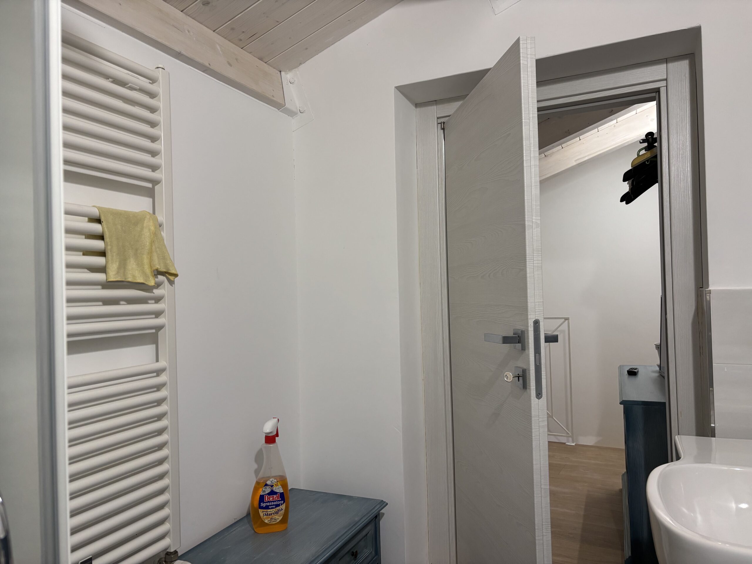 Modern furnished house with mountain views in Lauria.