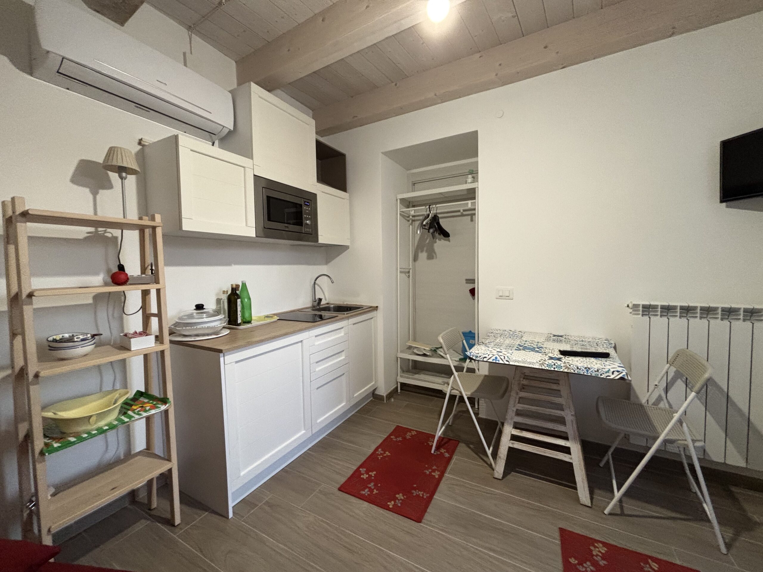 Modern furnished house with mountain views in Lauria.