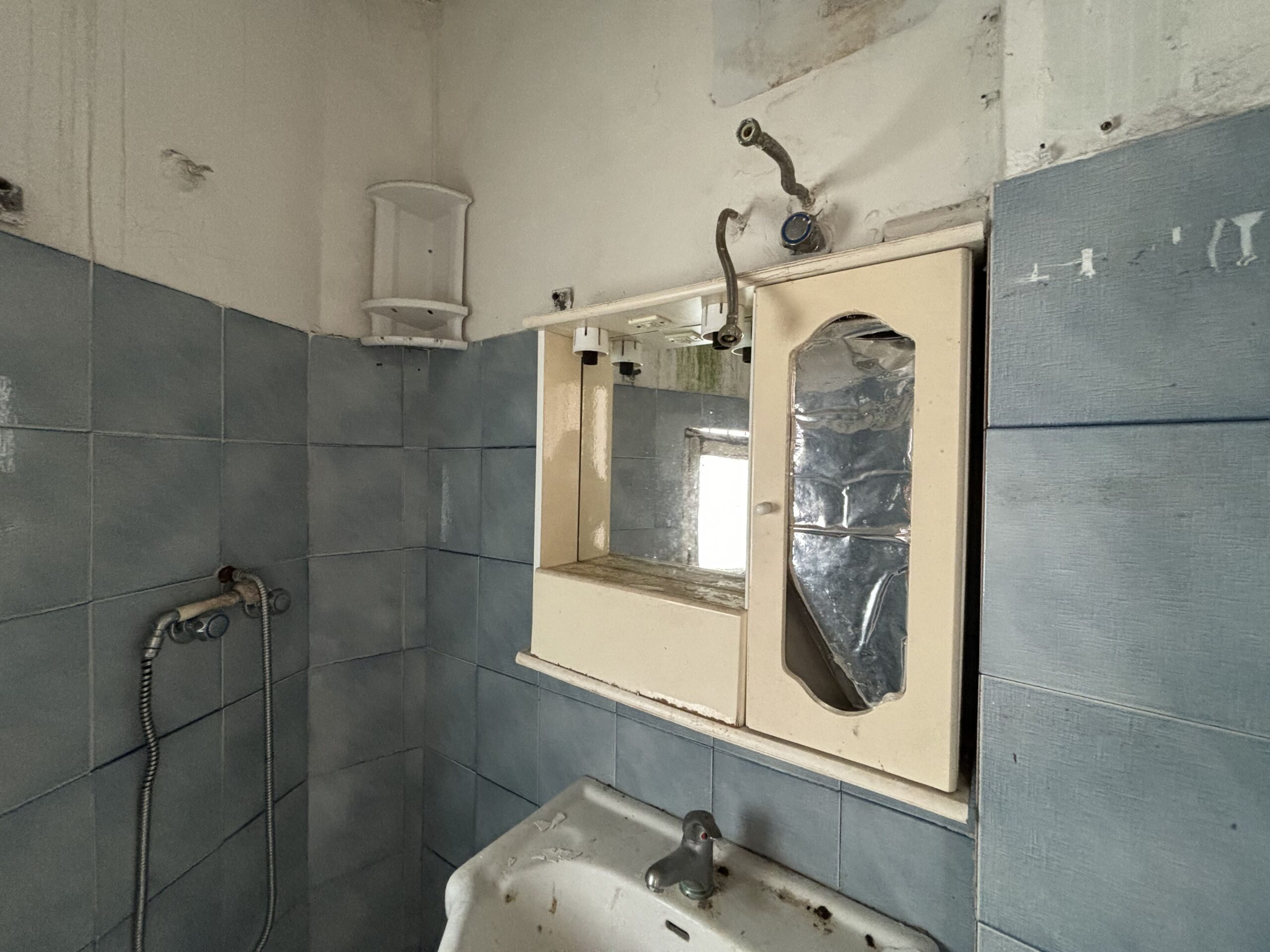 Lagonegro - house for renovation in the city centre.