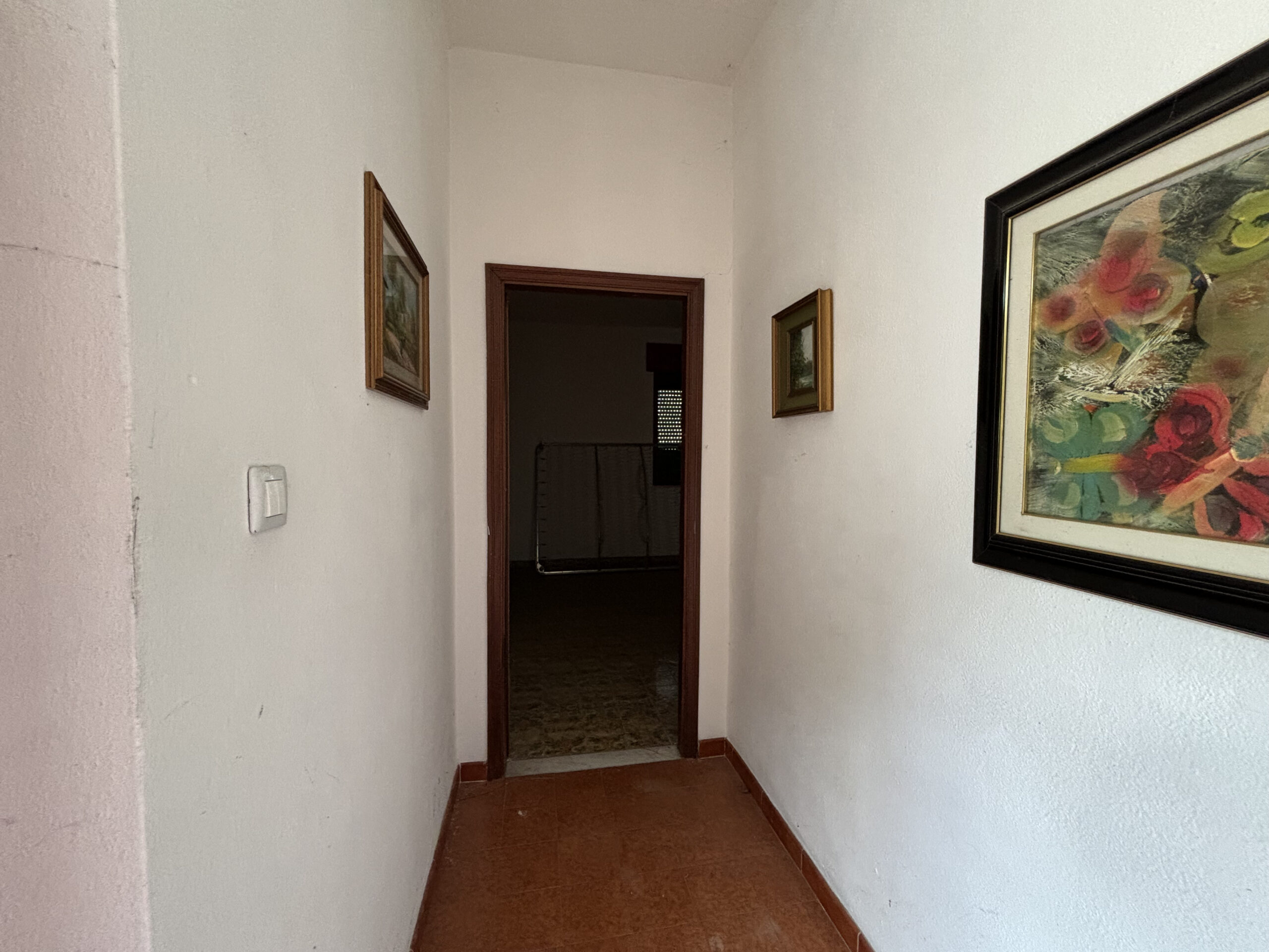 Nemoli Lago - casa da ristrutturare o demolire con terreno edificabile.