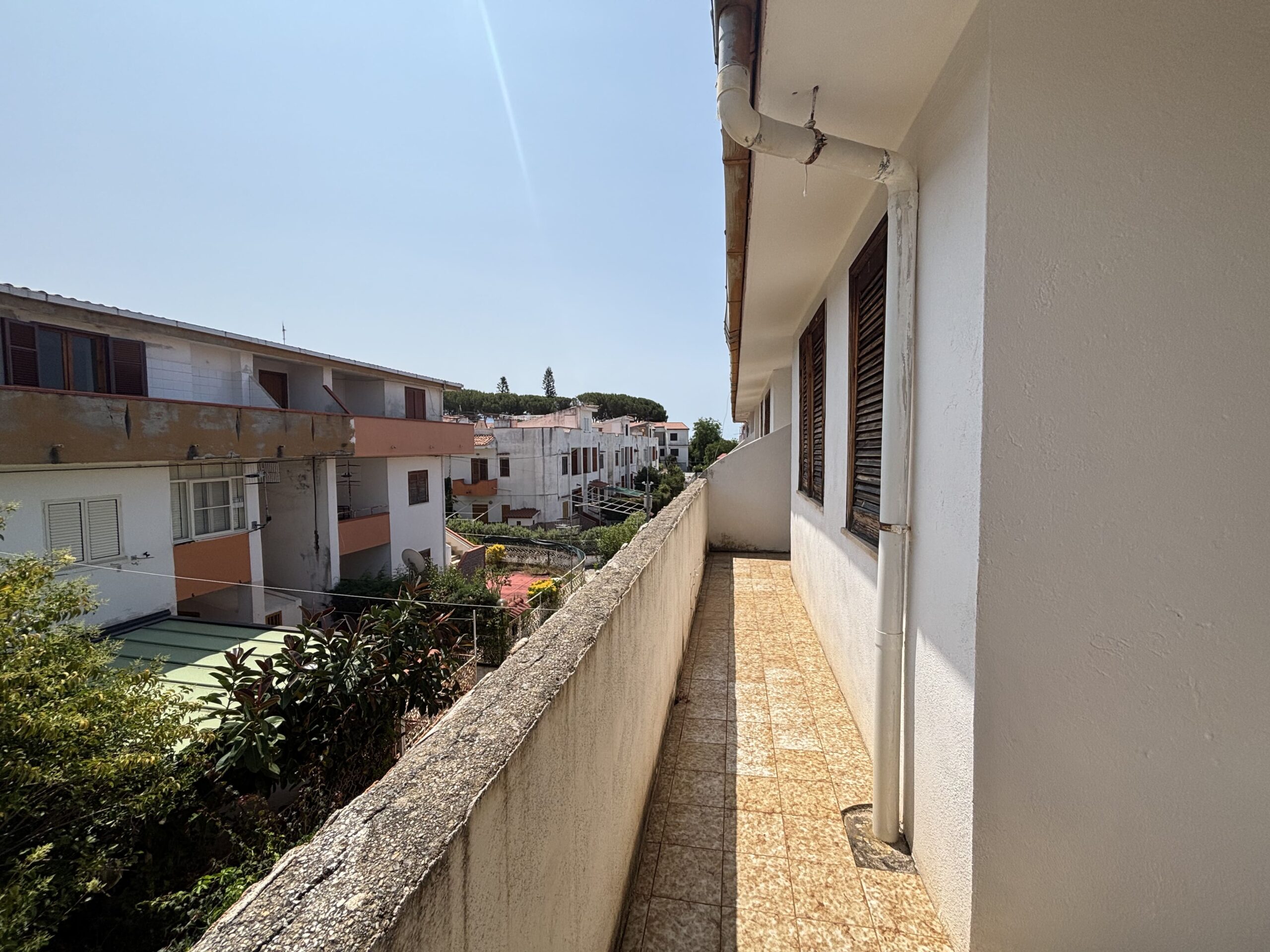 Bargain price flat in Scalea.