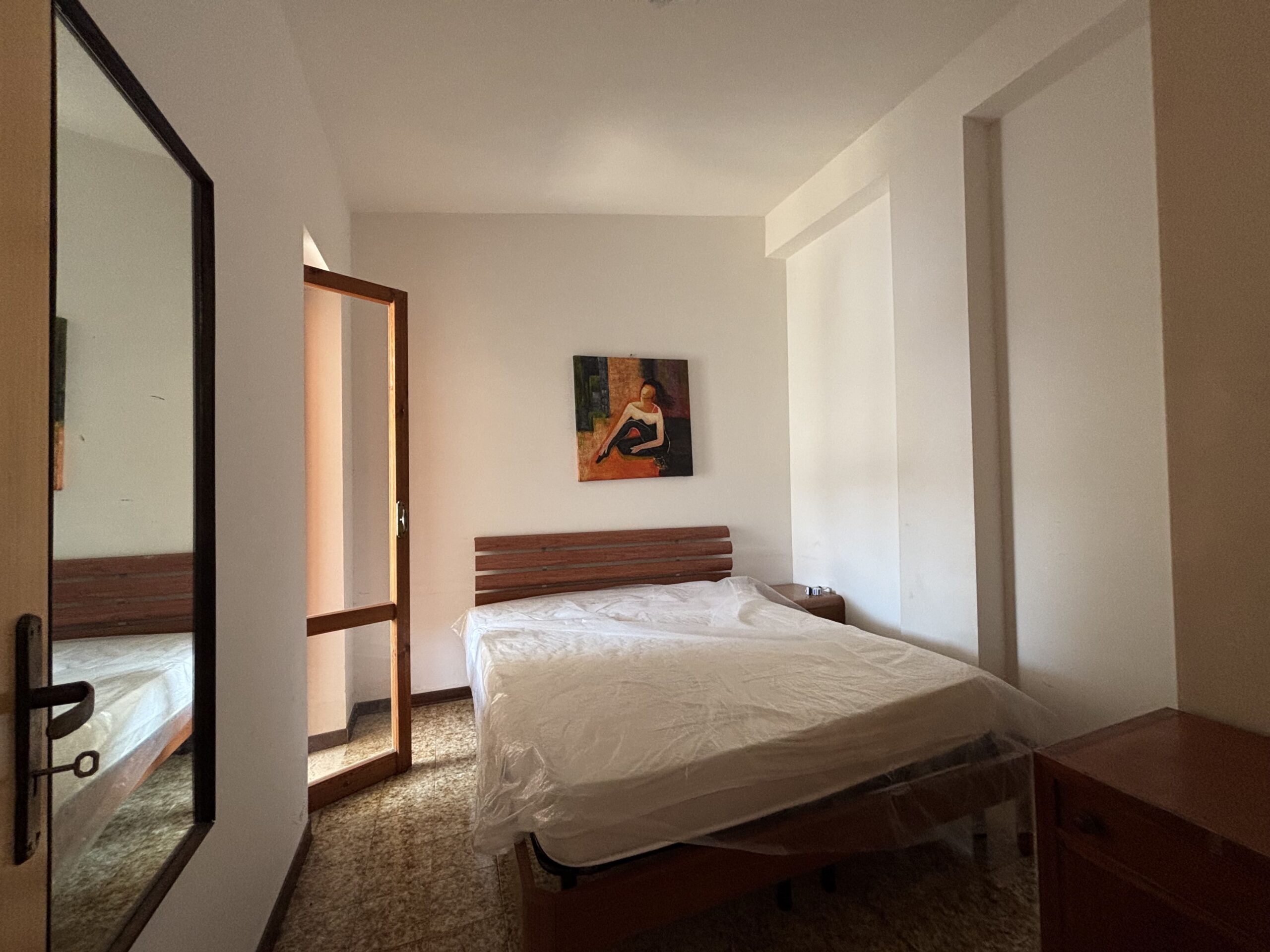 Bargain price flat in Scalea.