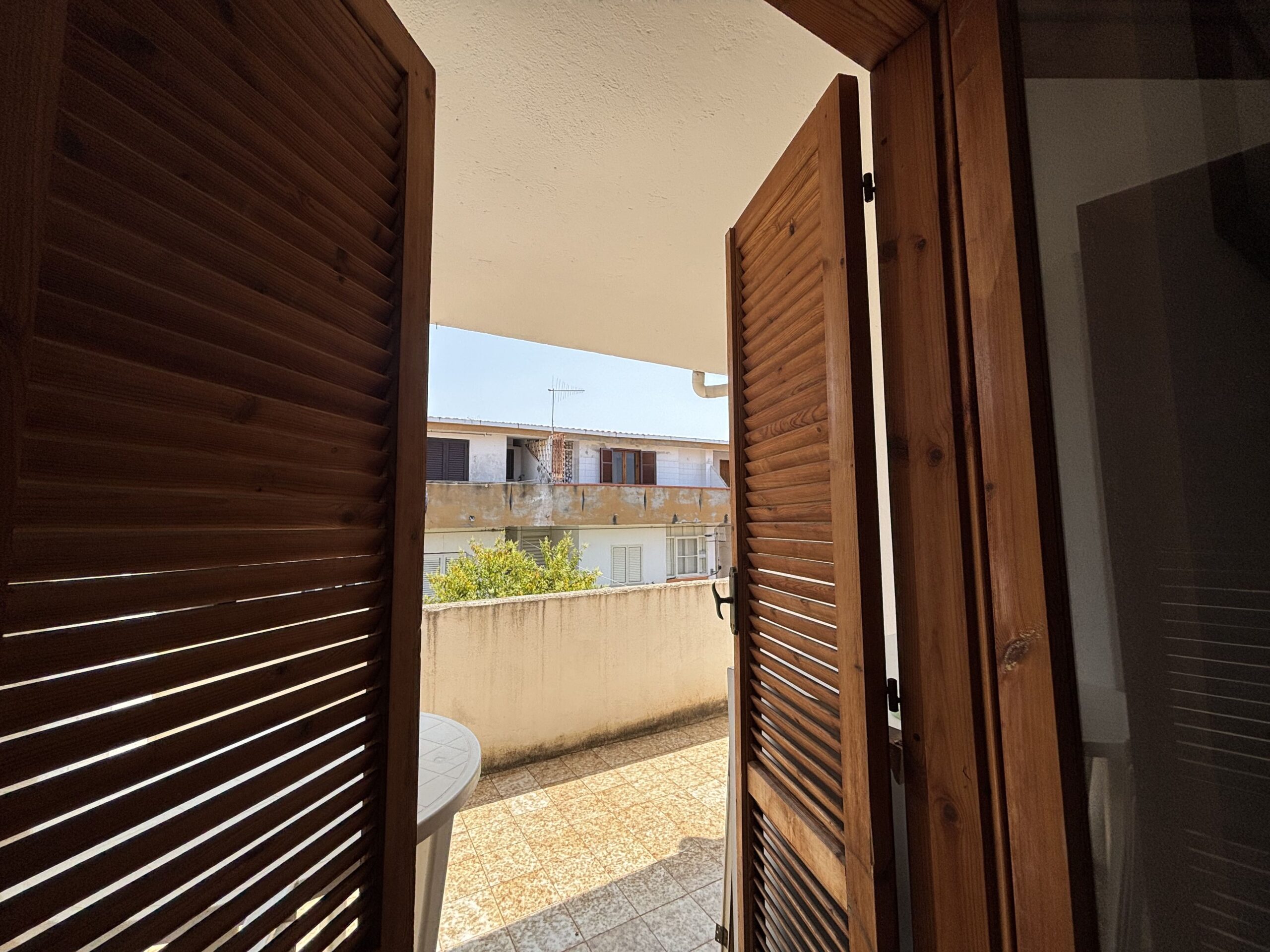 Bargain price flat in Scalea.