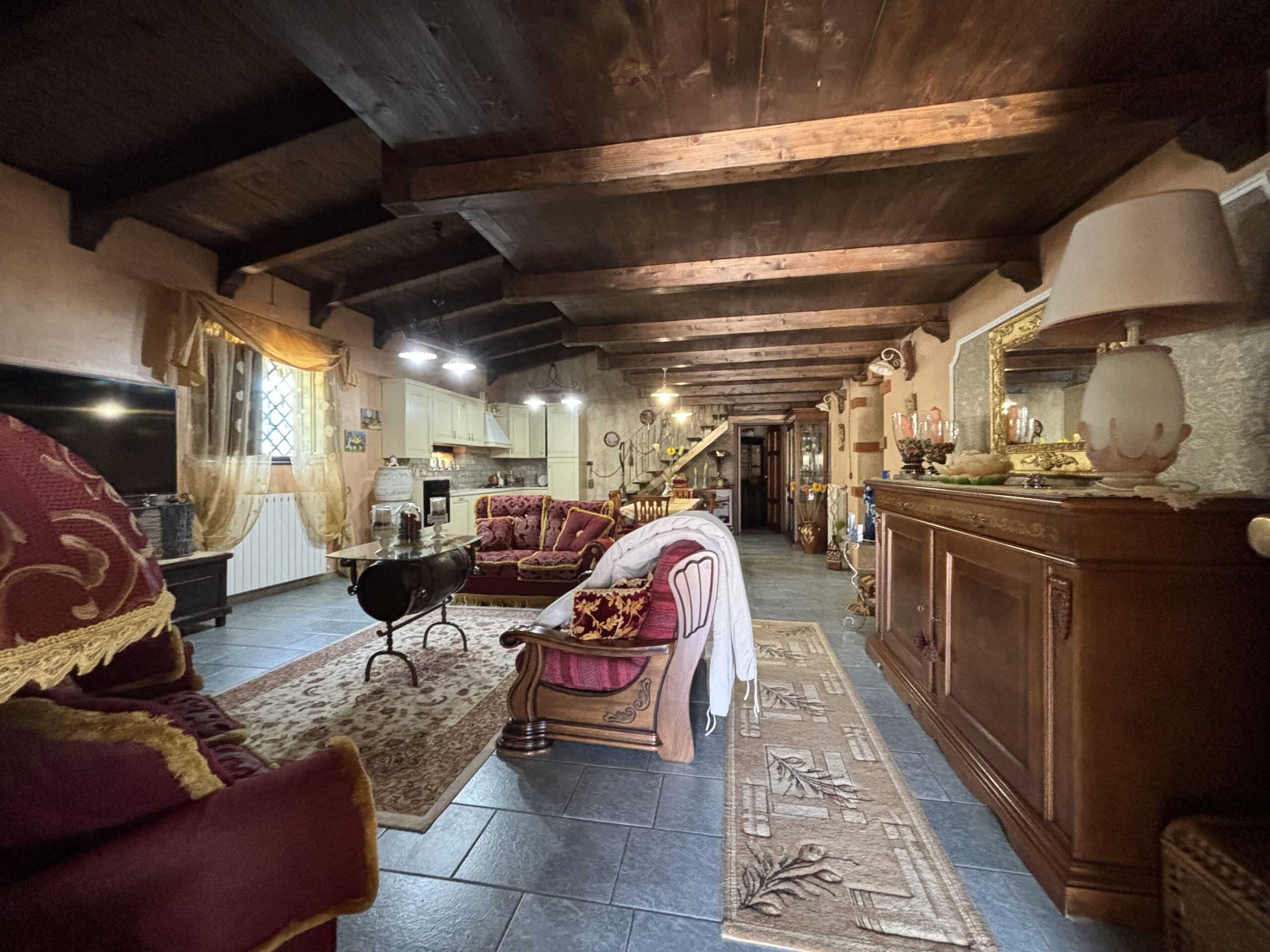 Your retreat in Morano Calabro - a phenomenal estate with olive trees.