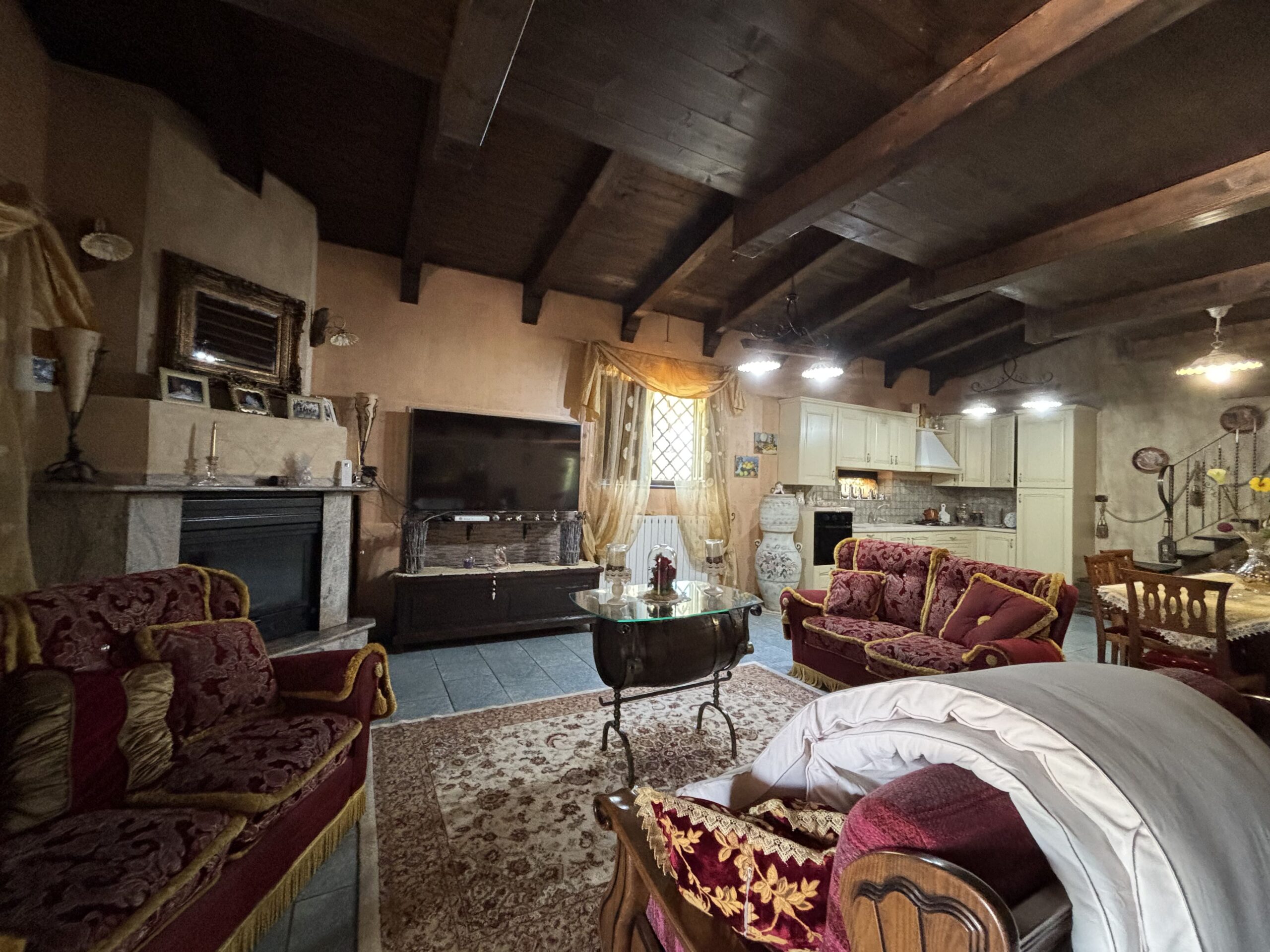 Your retreat in Morano Calabro - a phenomenal estate with olive trees.