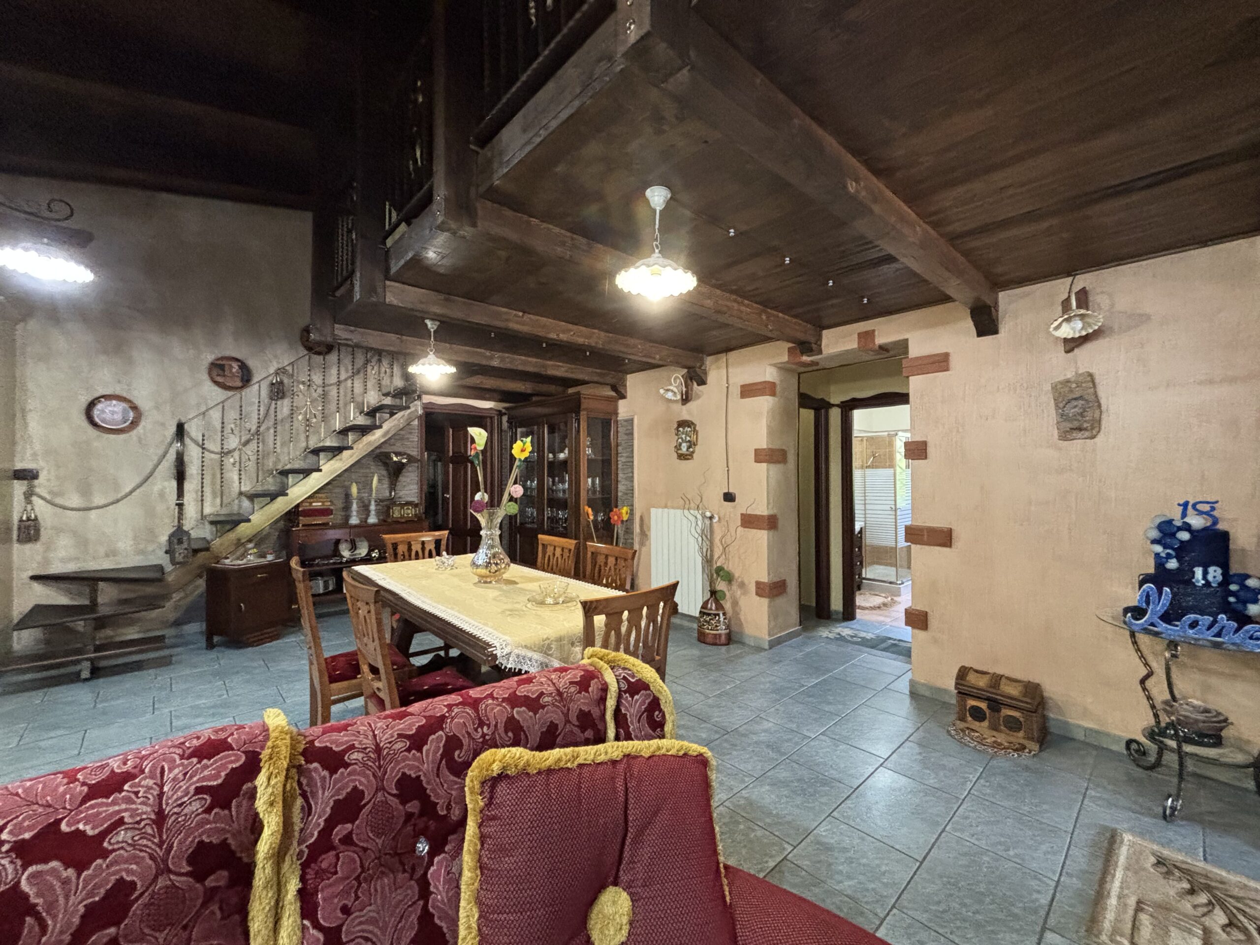 Your retreat in Morano Calabro - a phenomenal estate with olive trees.