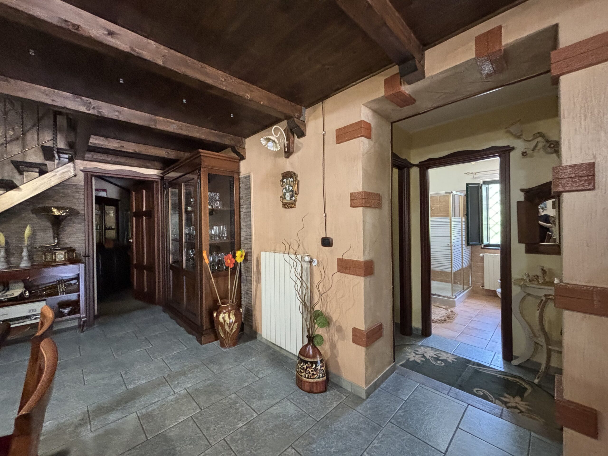 Your retreat in Morano Calabro - a phenomenal estate with olive trees.