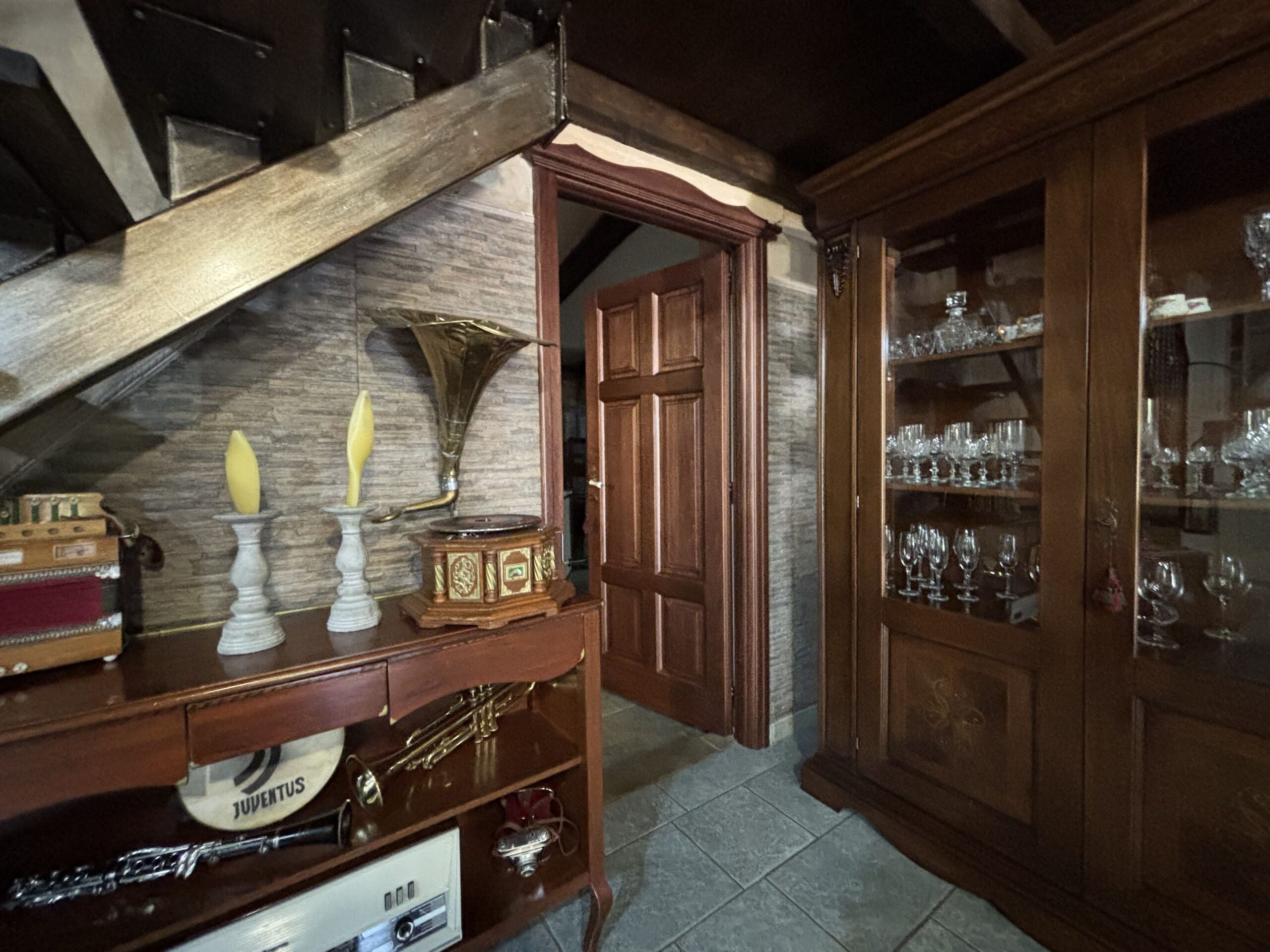 Your retreat in Morano Calabro - a phenomenal estate with olive trees.