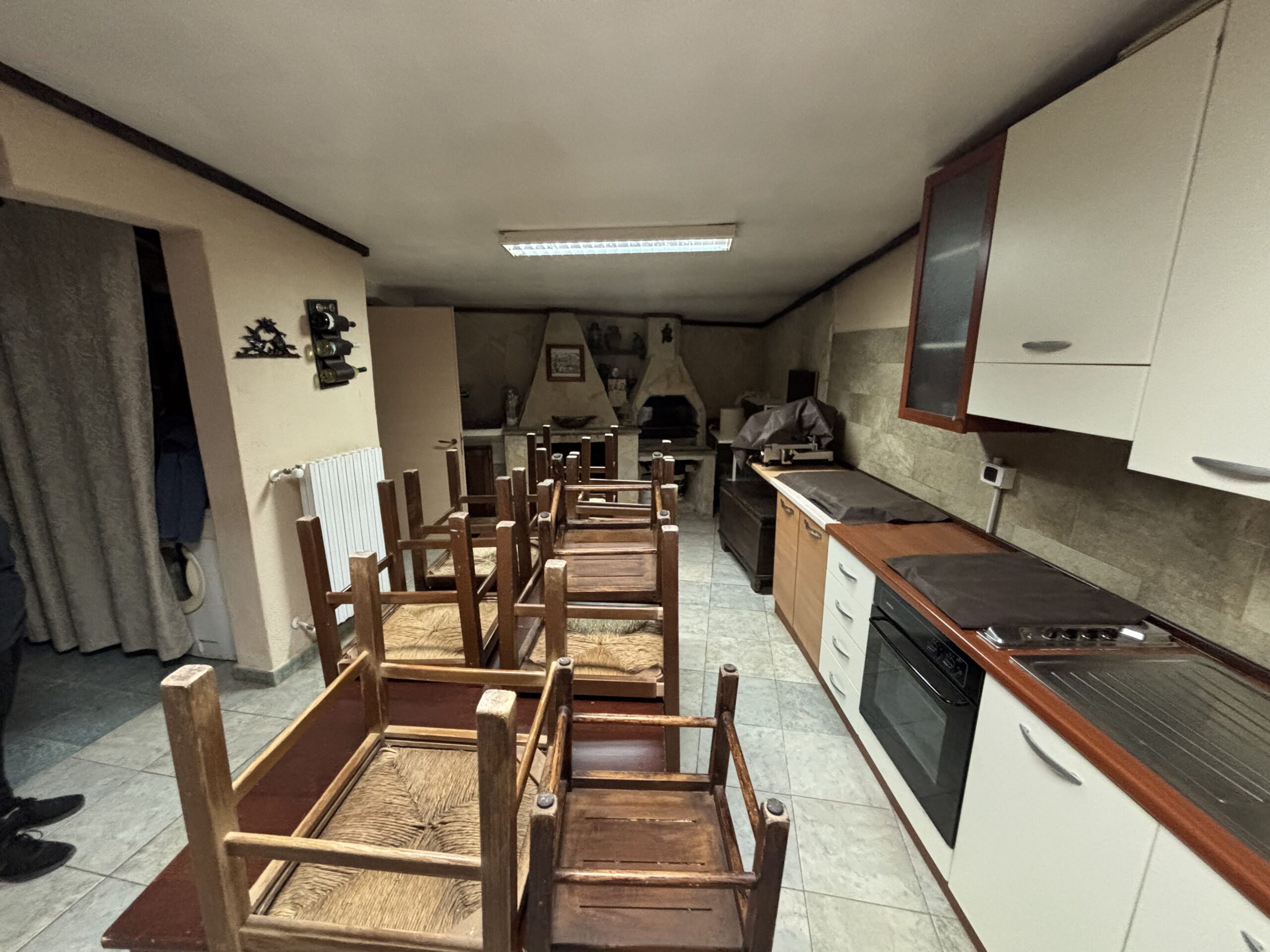 Your retreat in Morano Calabro - a phenomenal estate with olive trees.