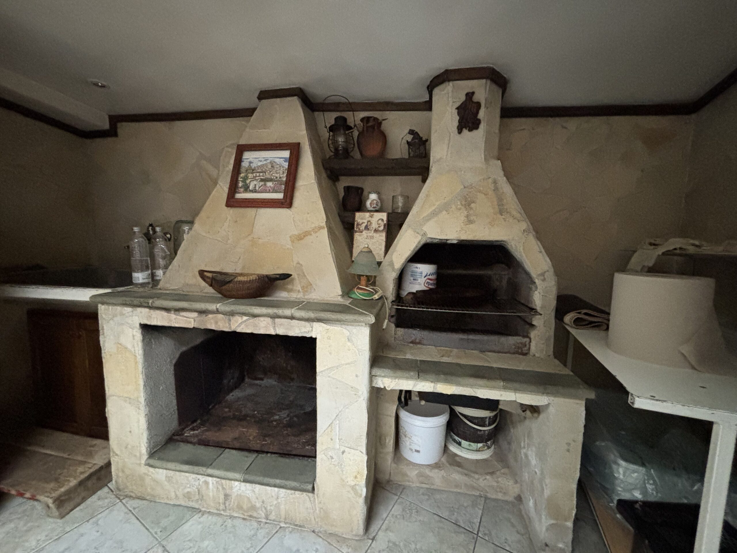 Your retreat in Morano Calabro - a phenomenal estate with olive trees.