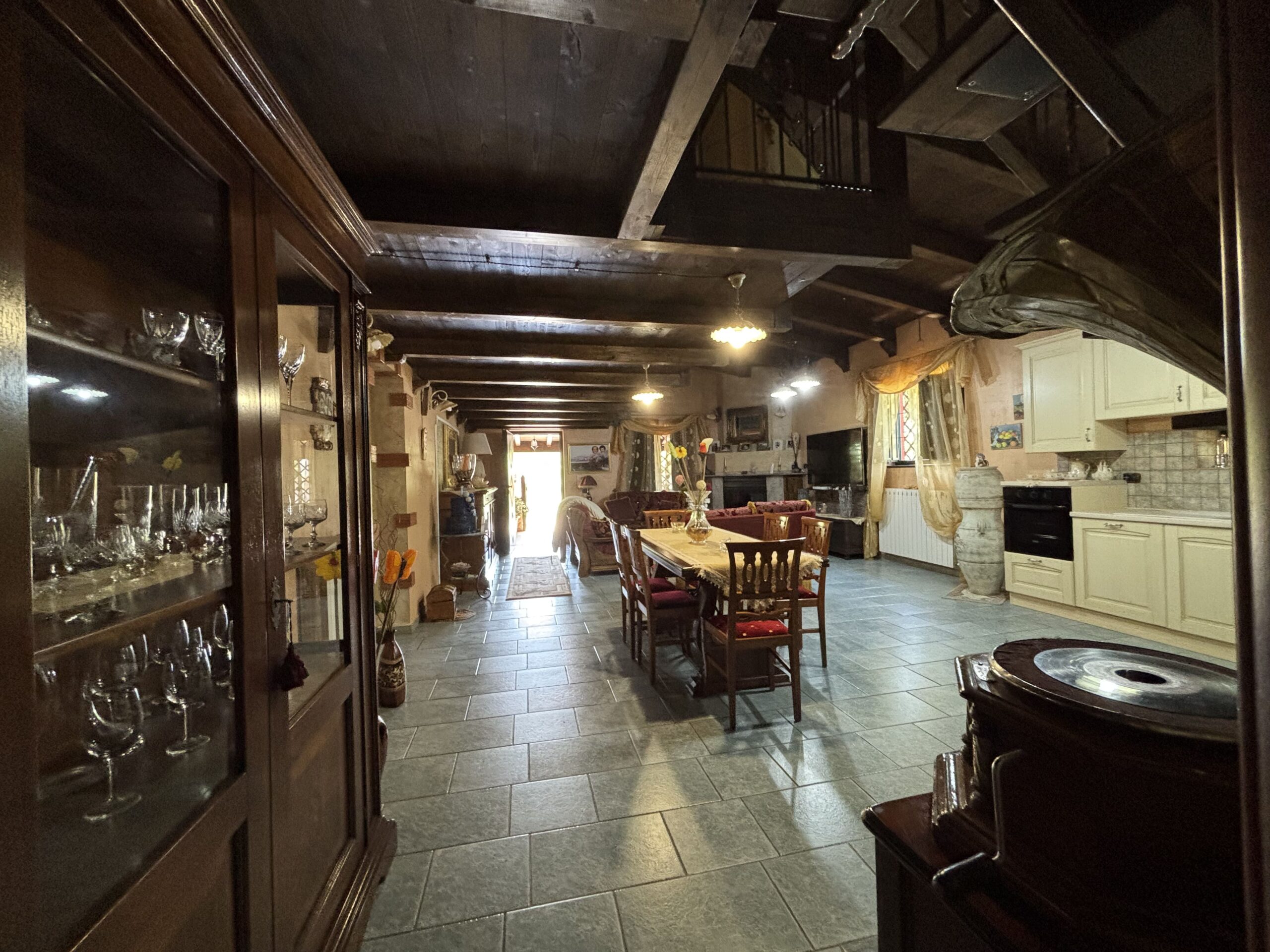 Your retreat in Morano Calabro - a phenomenal estate with olive trees.