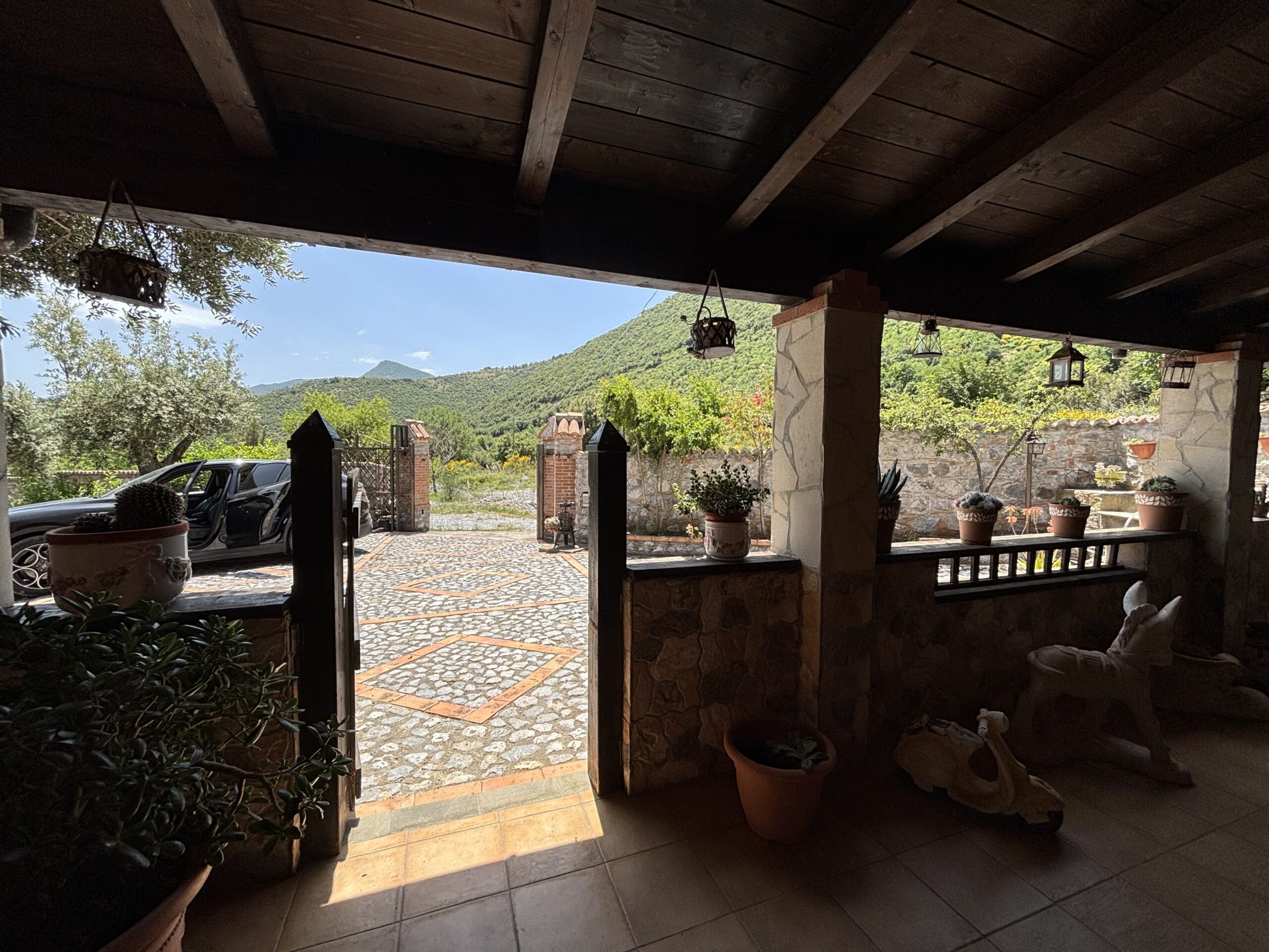 Your retreat in Morano Calabro - a phenomenal estate with olive trees.