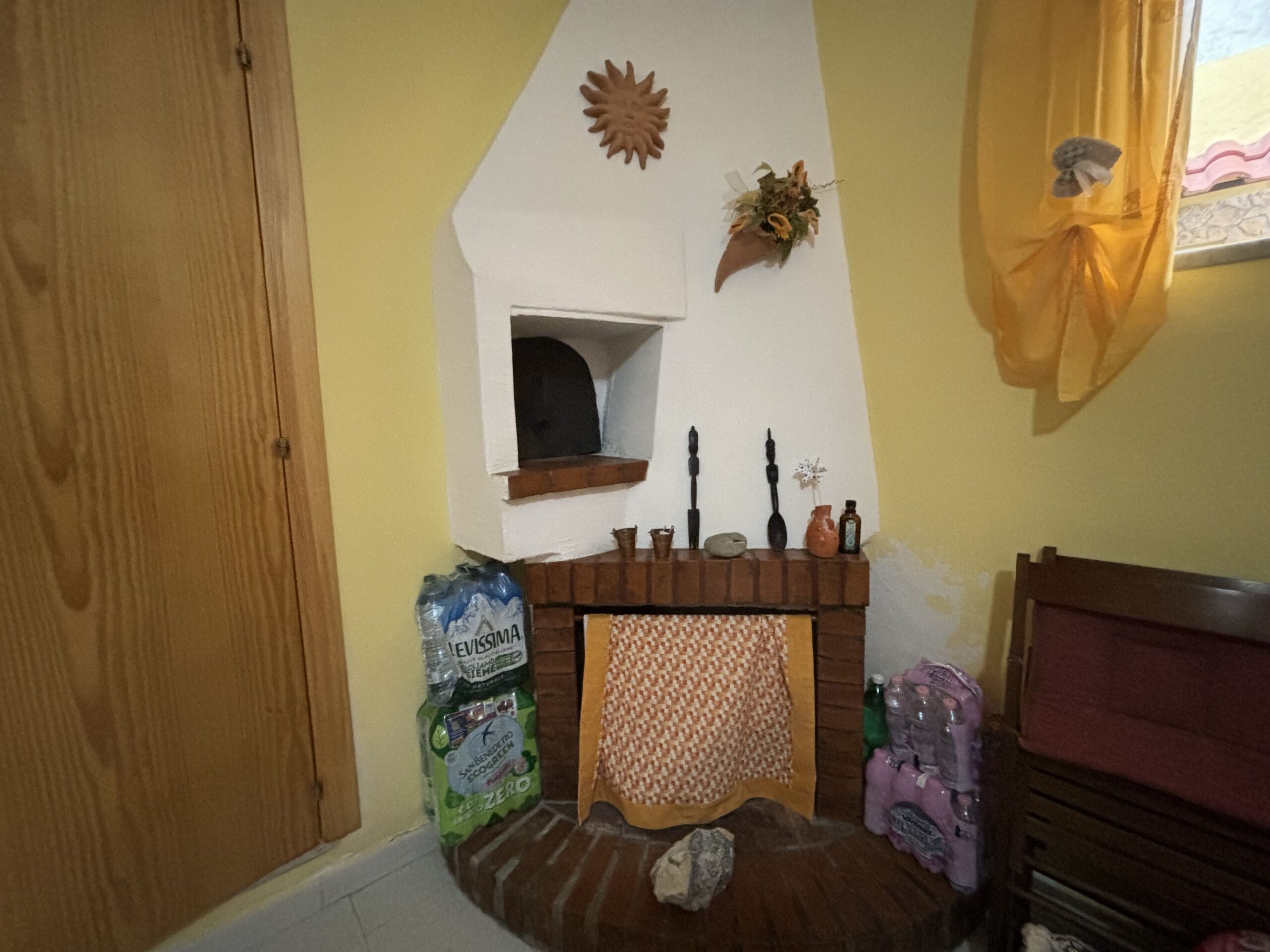 La dolce vita in the historic centre of San Nicola Arcella.