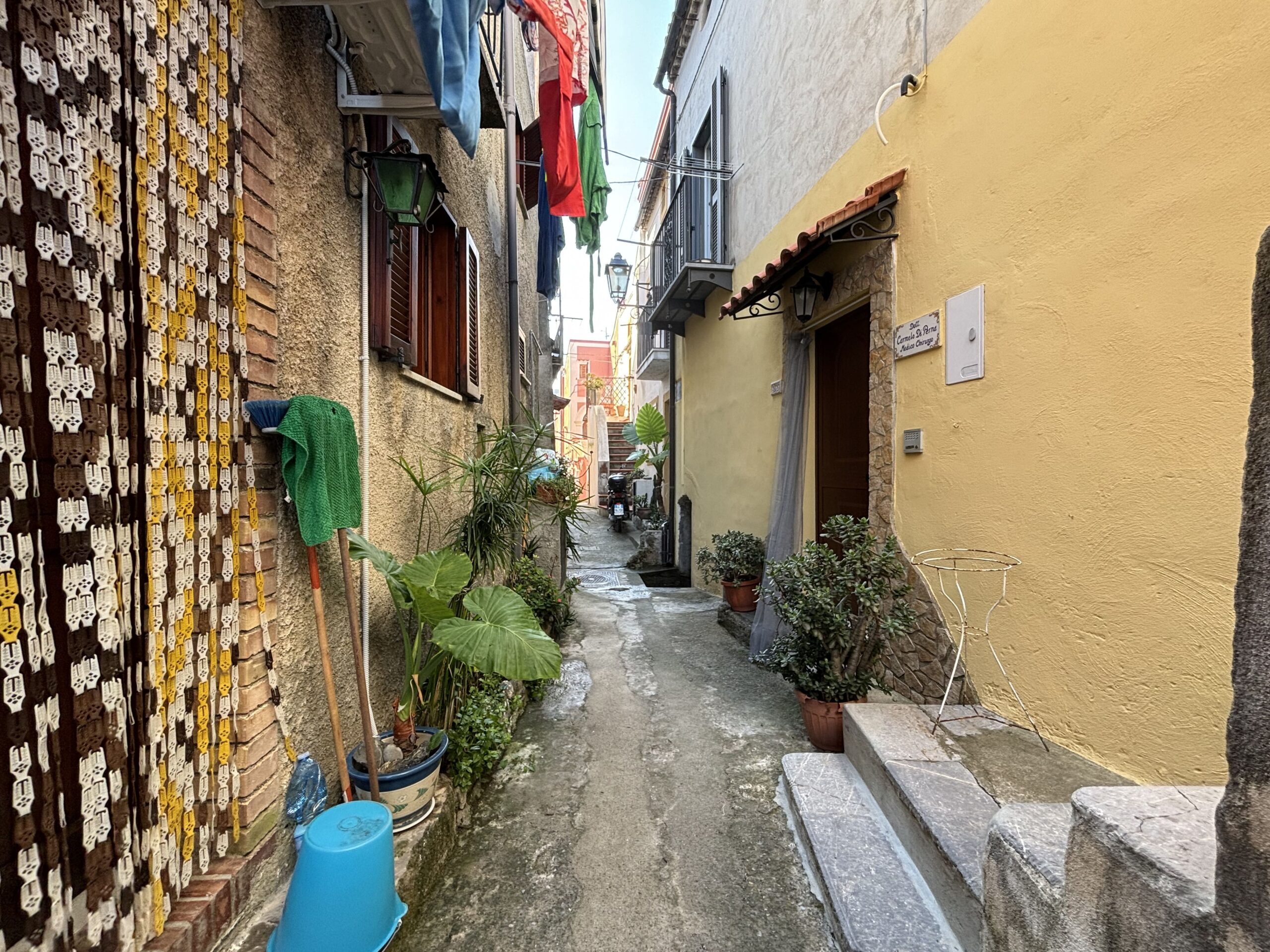 La dolce vita in the historic centre of San Nicola Arcella.