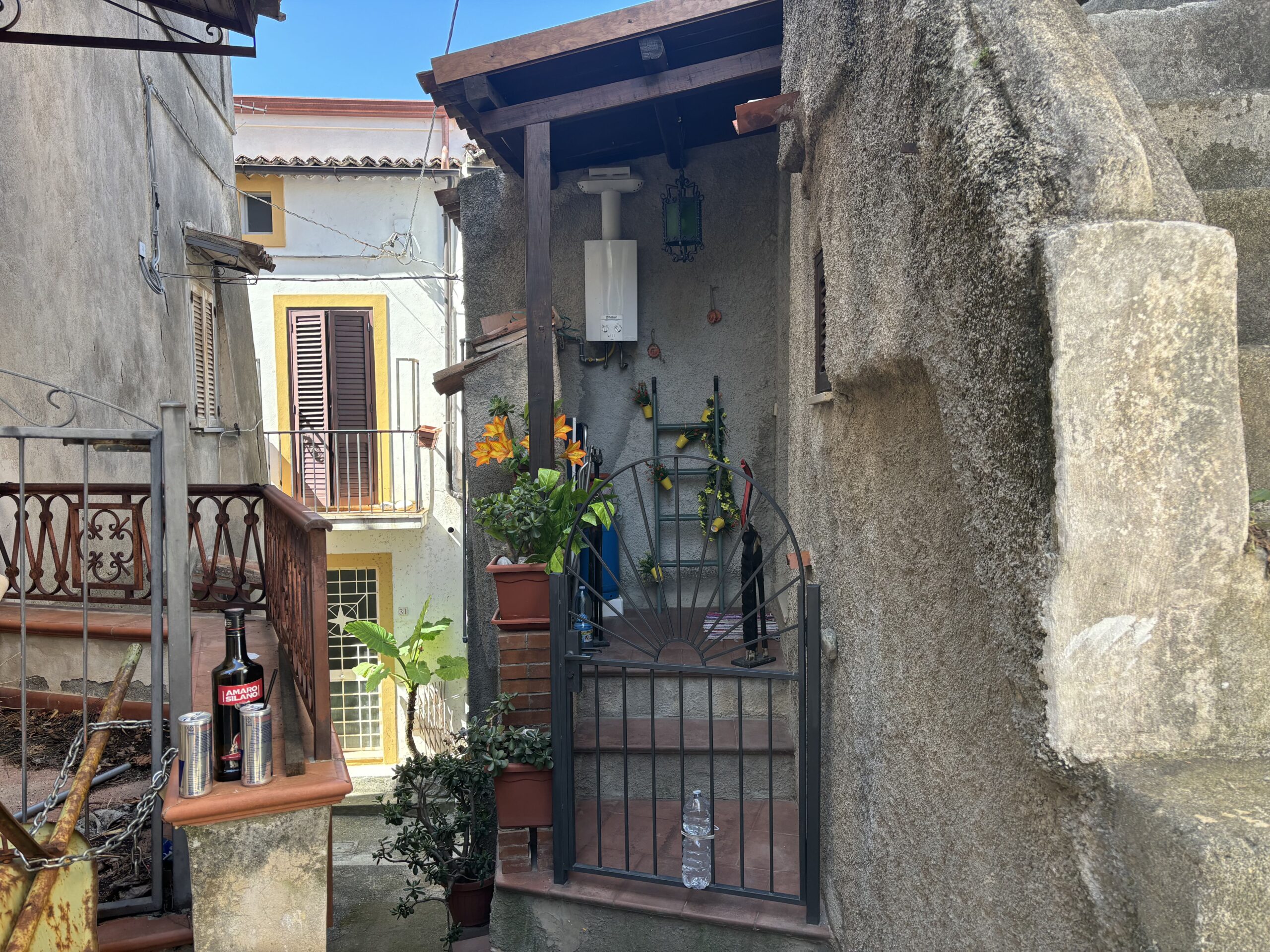 La dolce vita in the historic centre of San Nicola Arcella.