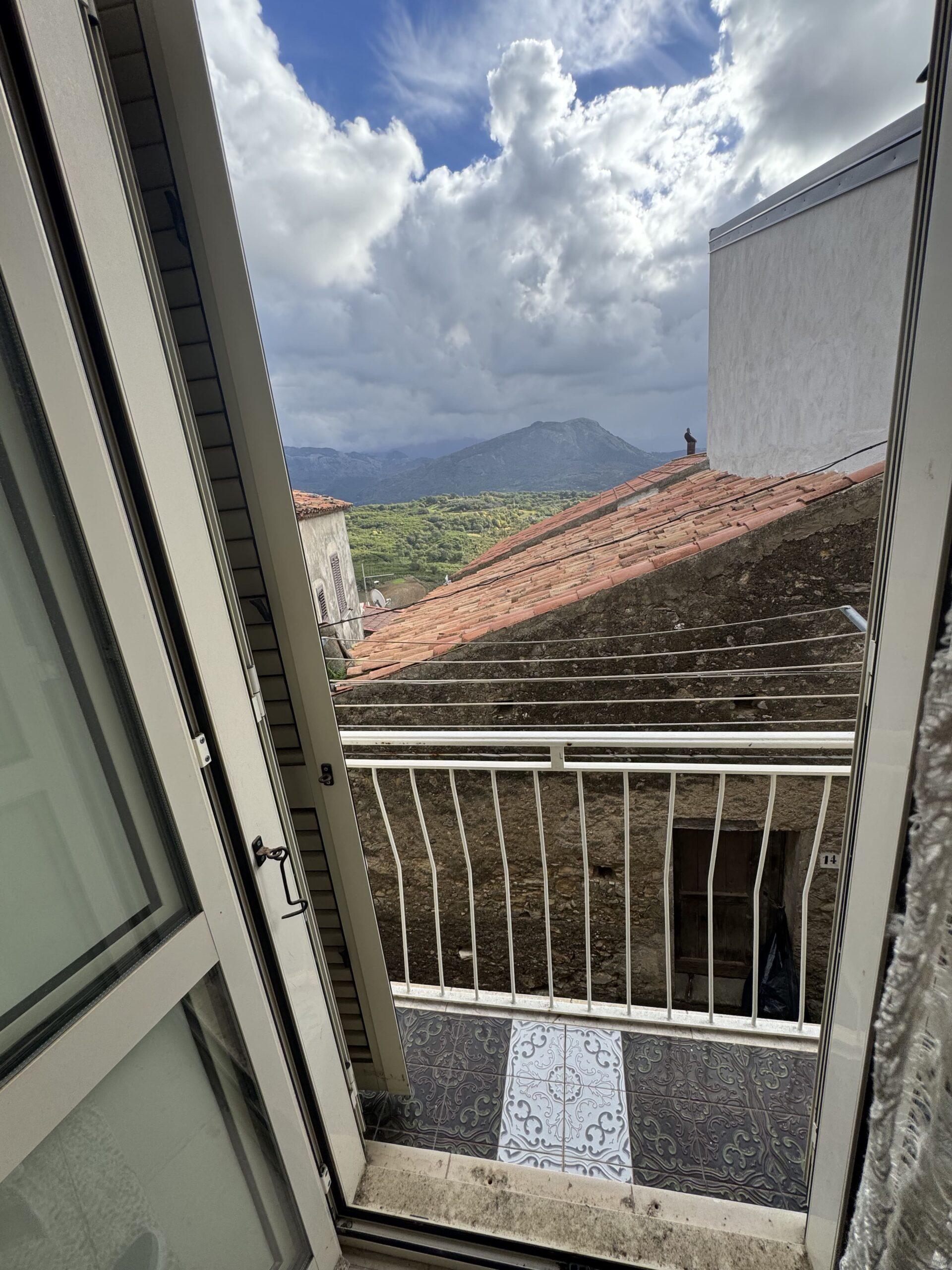 Home in the mountains and close to the sea in Santa Domenica Talao.