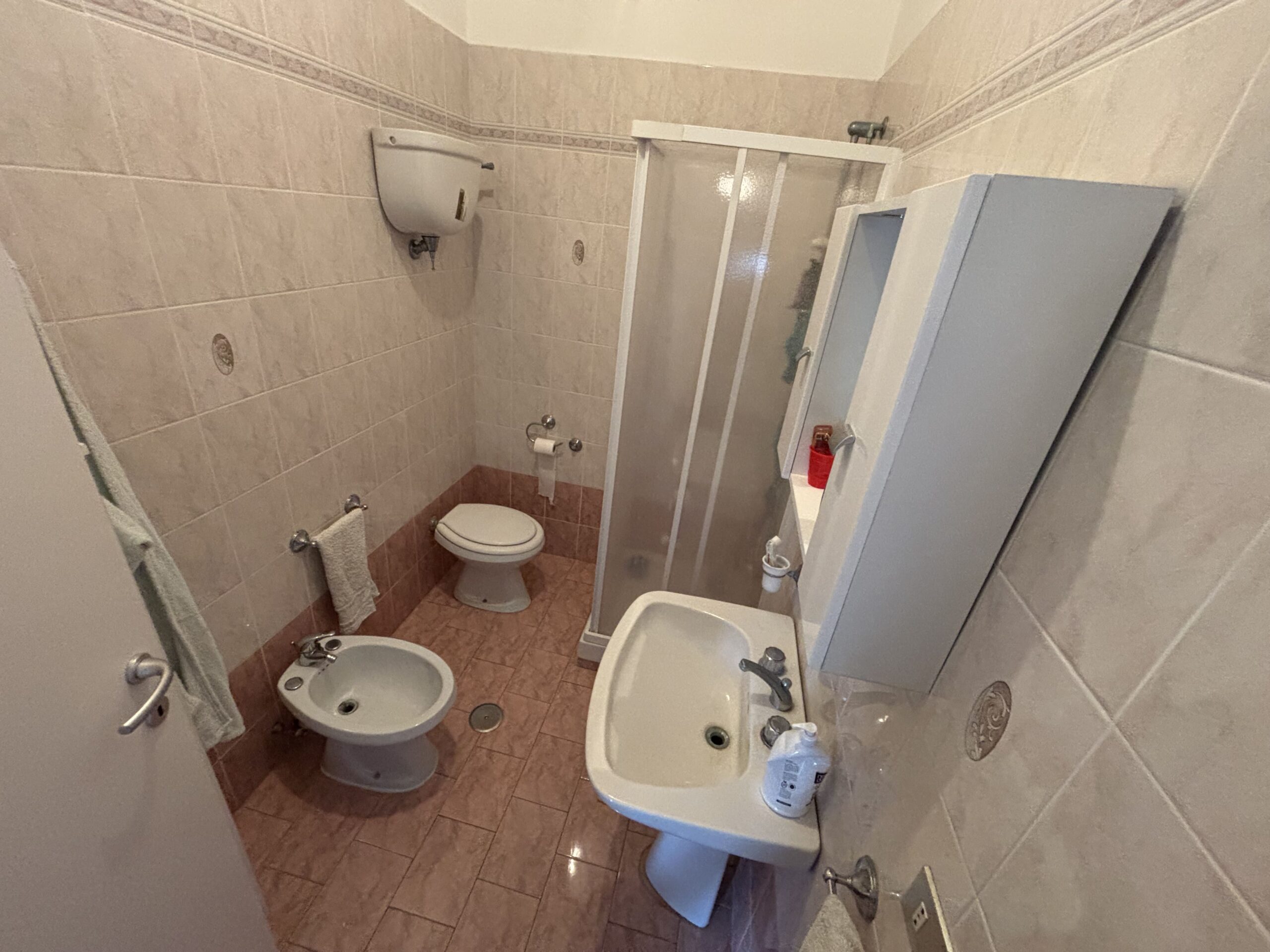 Italian-style flat in Acquappesa Marina with sea views.