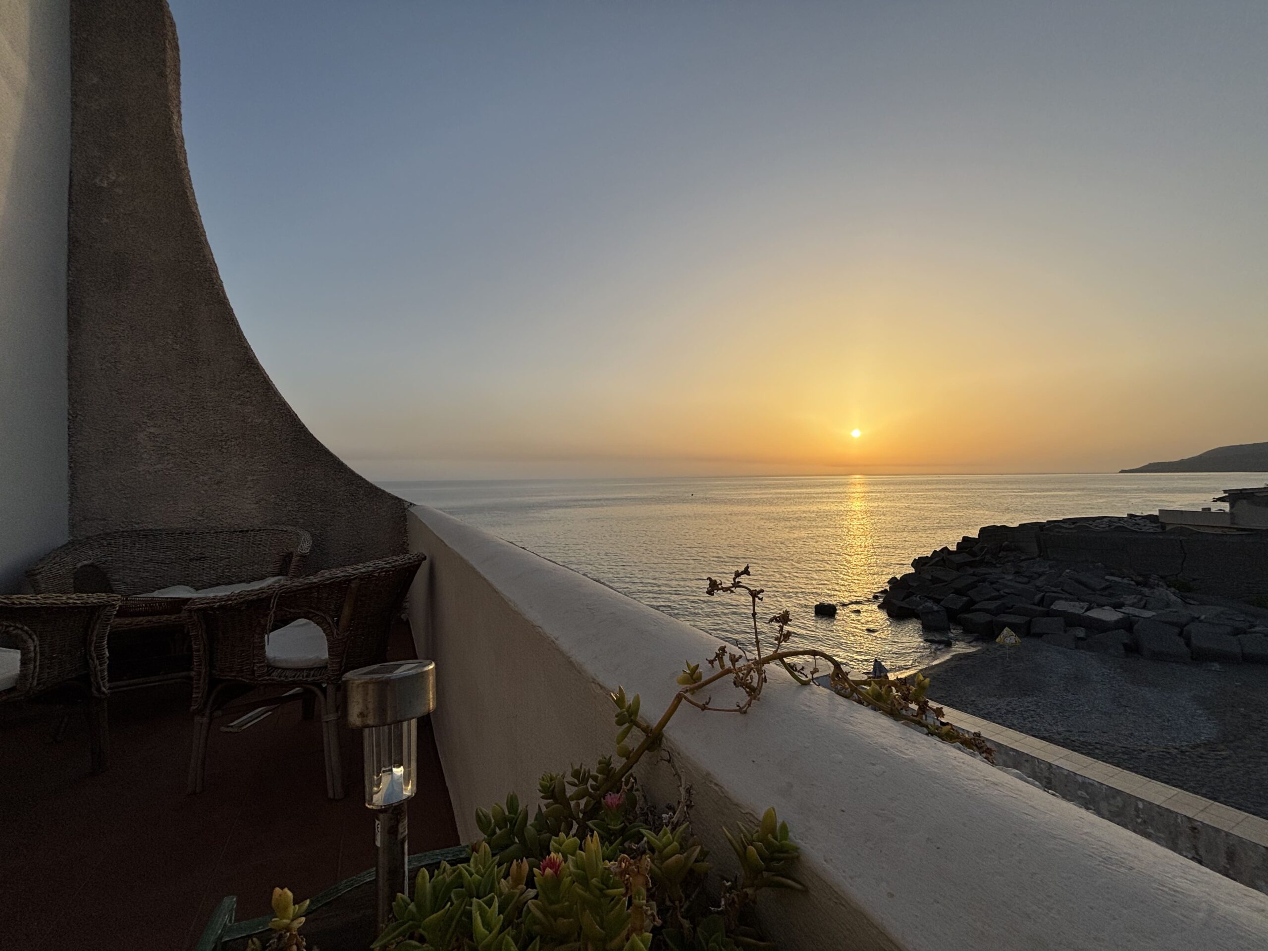 Italian-style flat in Acquappesa Marina with sea views.