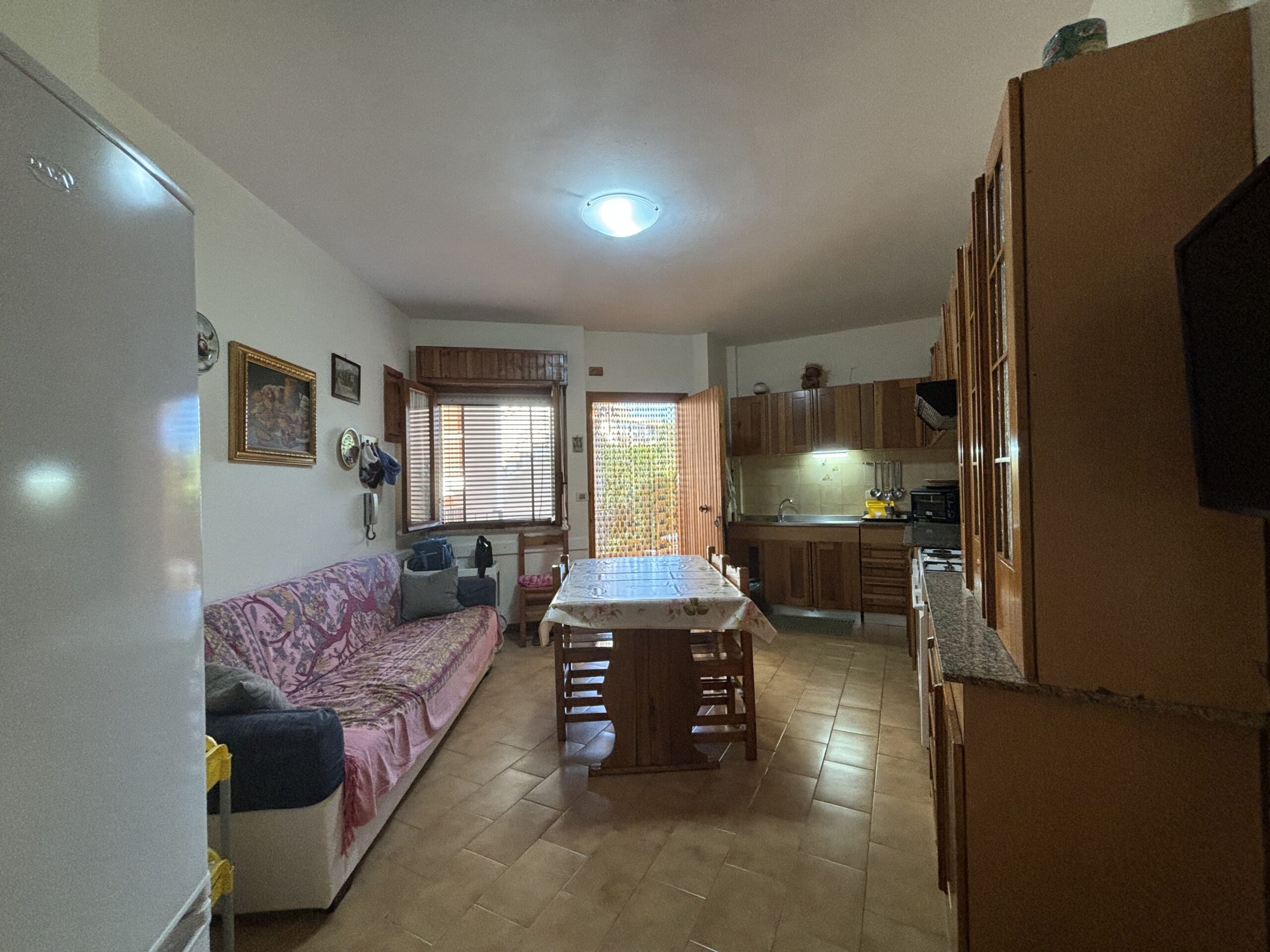 San Nicola Arcella - appartamento al piano terra con giardino, garage e posto auto.