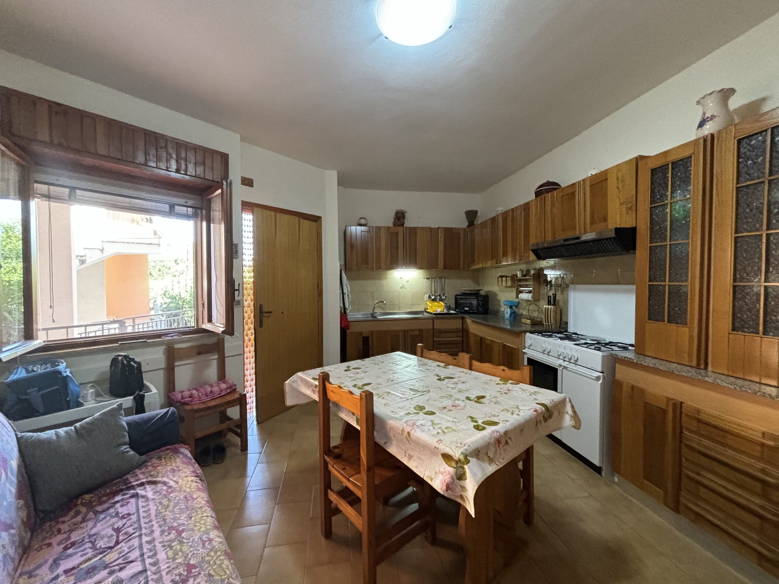 San Nicola Arcella - appartamento al piano terra con giardino, garage e posto auto.