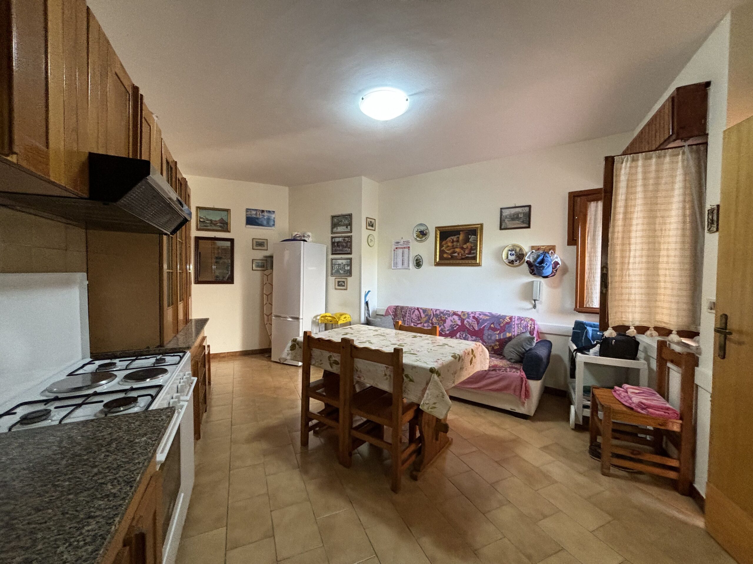 San Nicola Arcella - appartamento al piano terra con giardino, garage e posto auto.