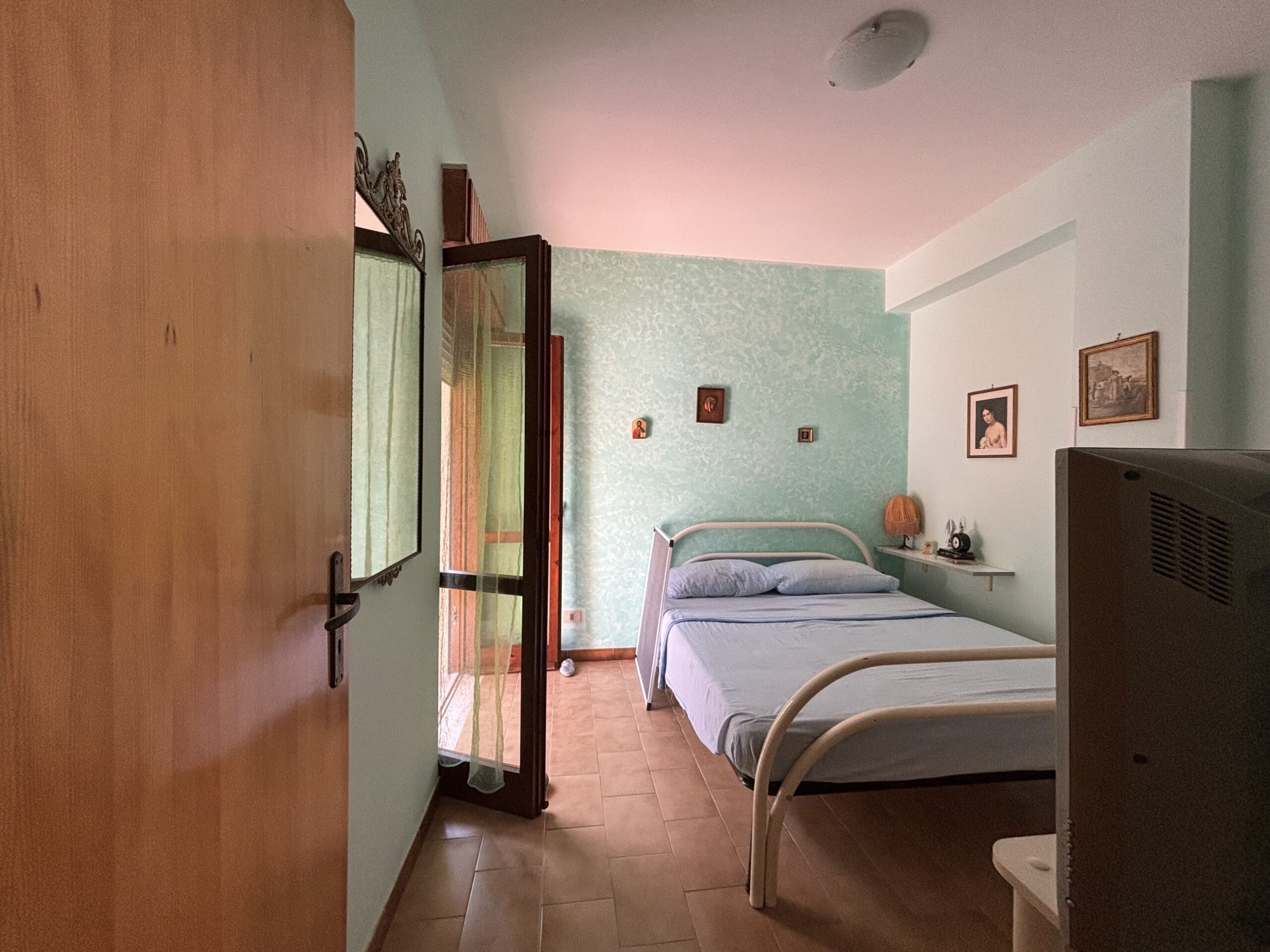 San Nicola Arcella - appartamento al piano terra con giardino, garage e posto auto.