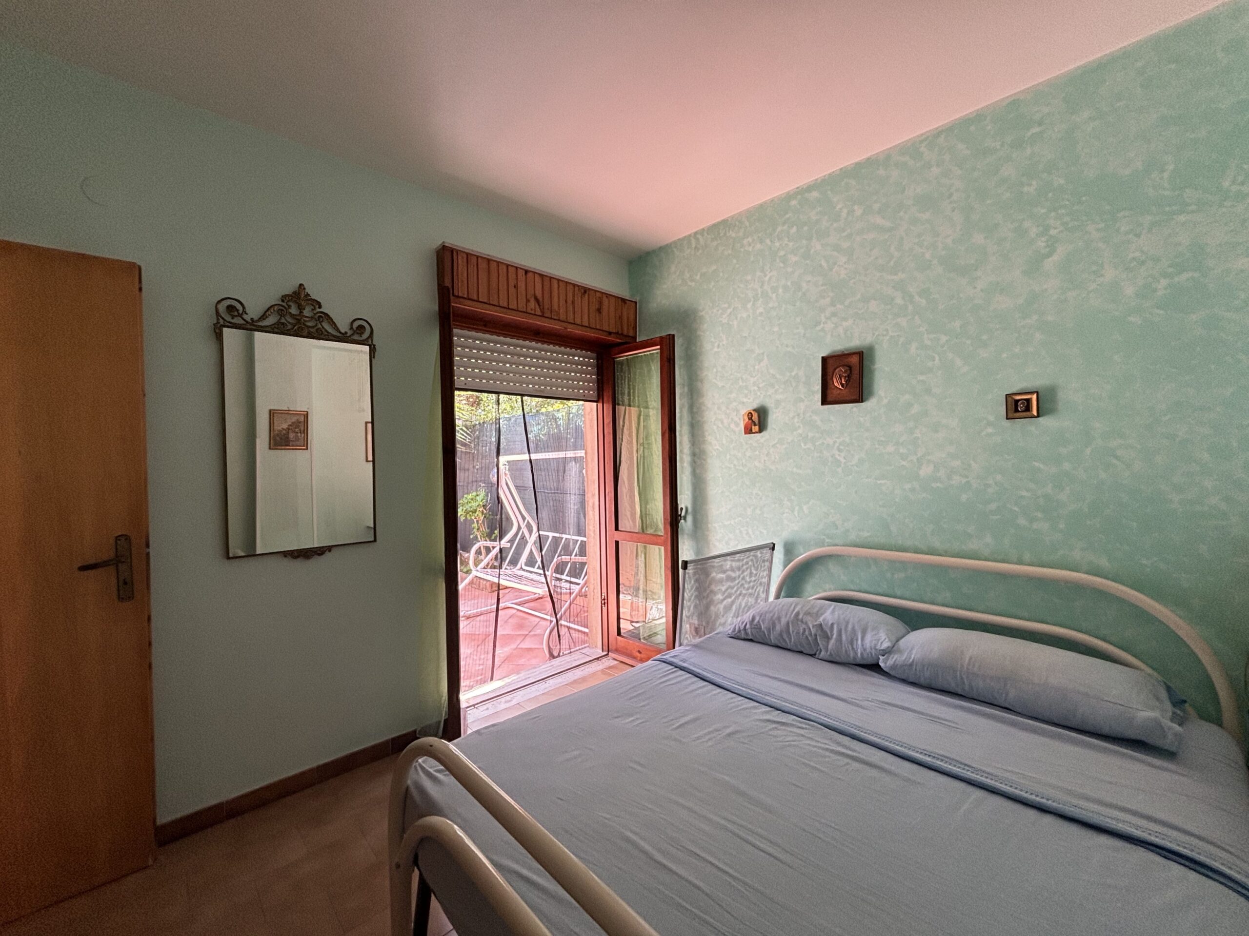 San Nicola Arcella - appartamento al piano terra con giardino, garage e posto auto.