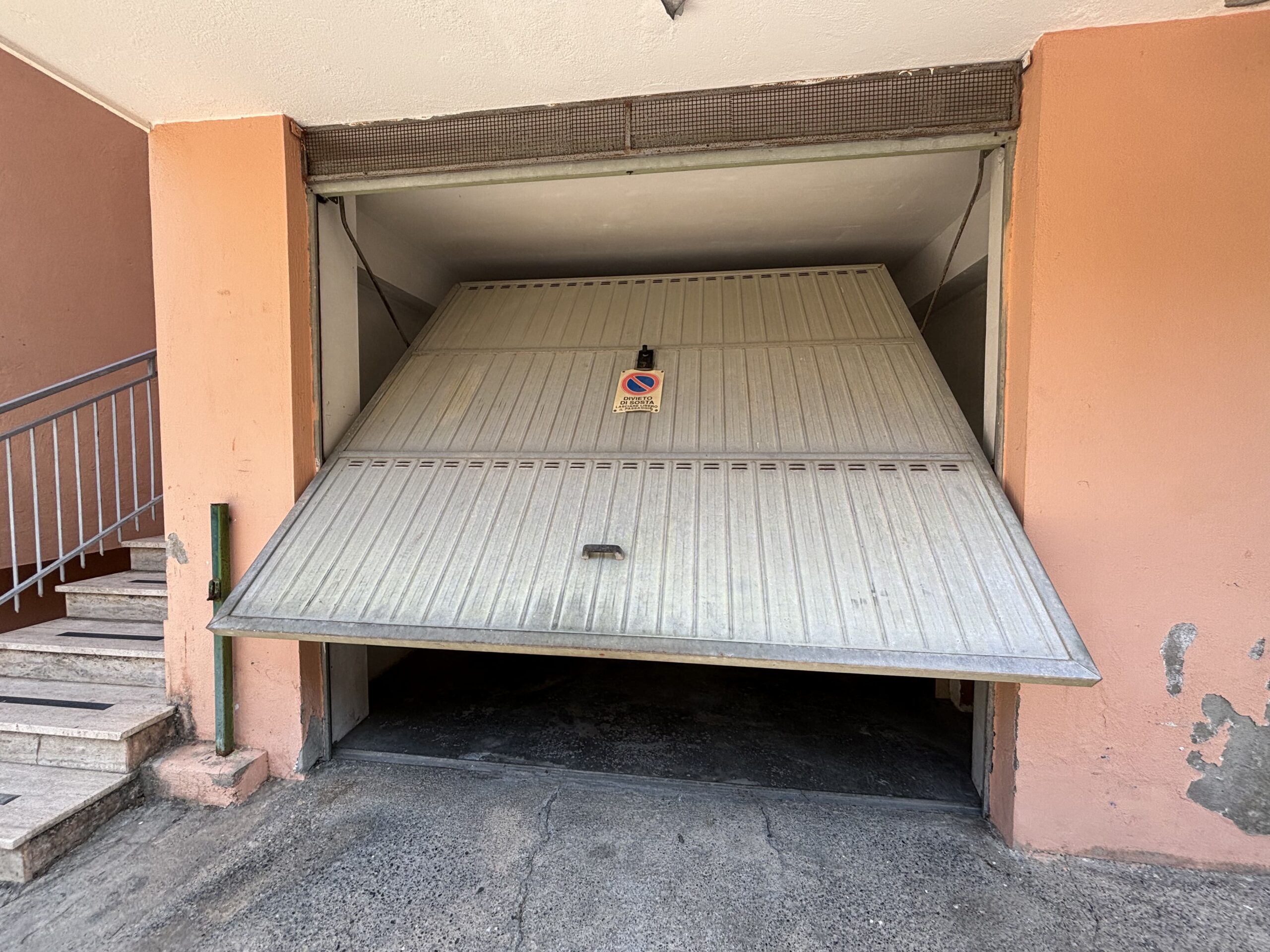 San Nicola Arcella - appartamento al piano terra con giardino, garage e posto auto.