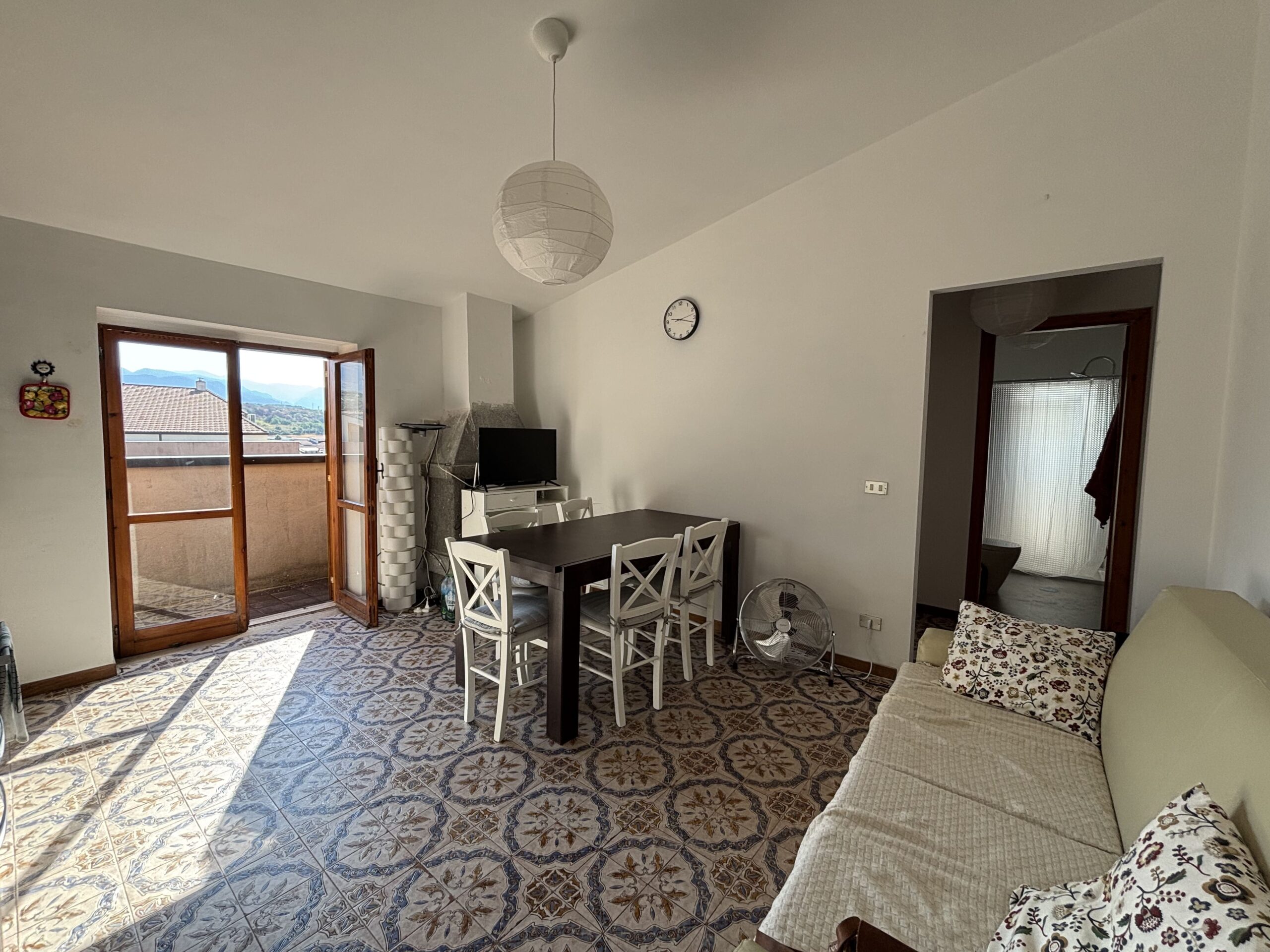 Scalea - renovated flat in the centre, with lift.