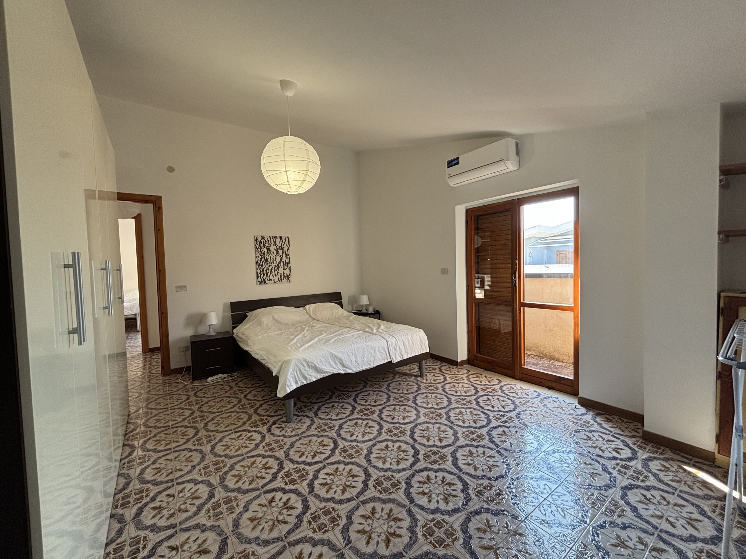 Scalea - renovated flat in the centre, with lift.