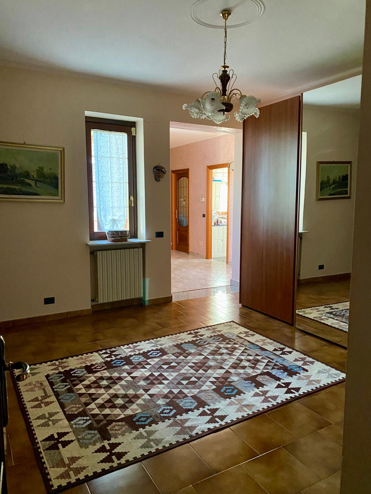 Residence con giardino, garage e piscina a Castelletto Monferatto.