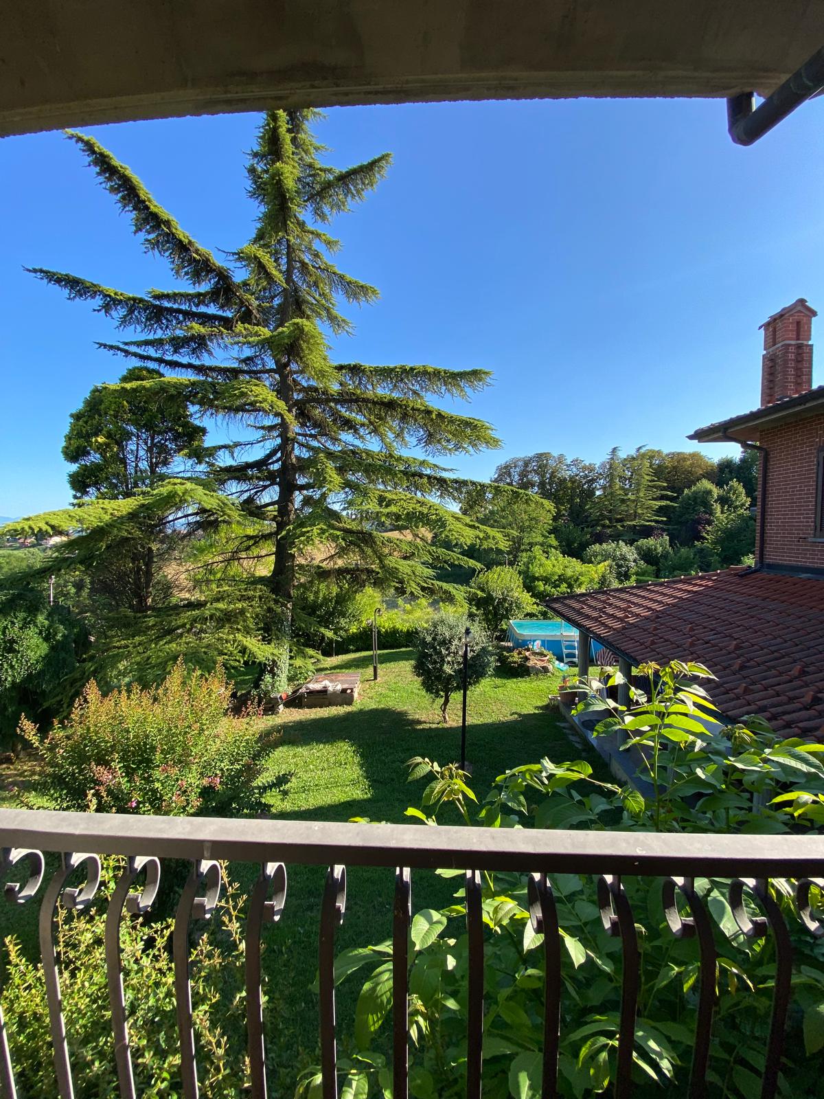 Residence con giardino, garage e piscina a Castelletto Monferatto.