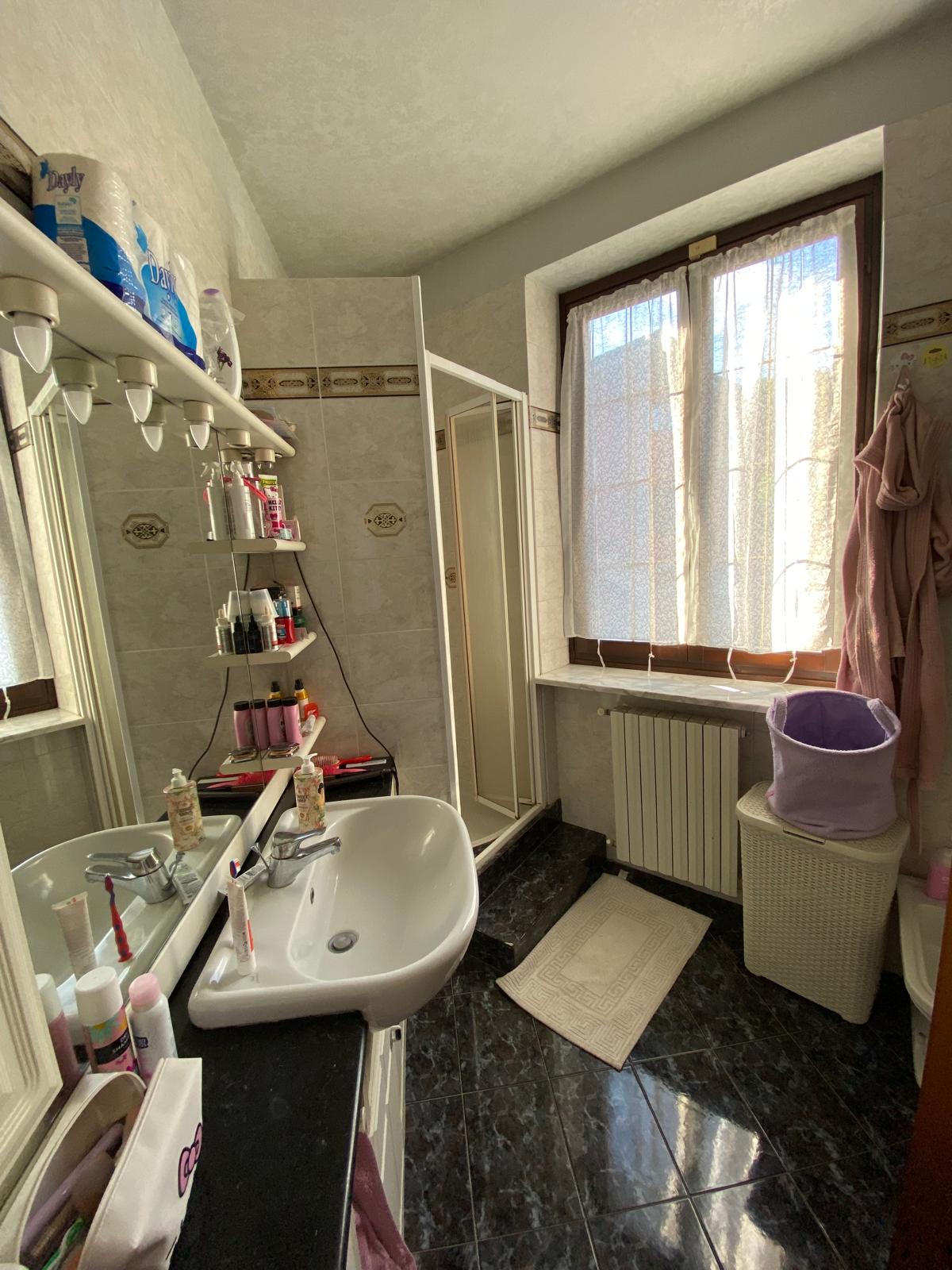 Residence con giardino, garage e piscina a Castelletto Monferatto.