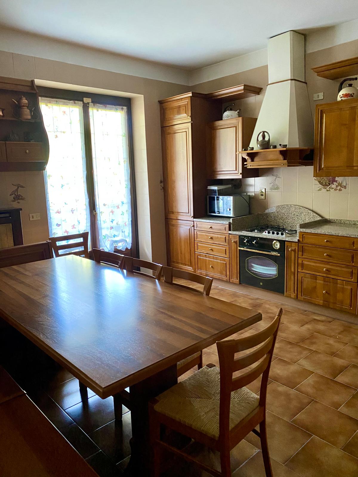 Residence con giardino, garage e piscina a Castelletto Monferatto.