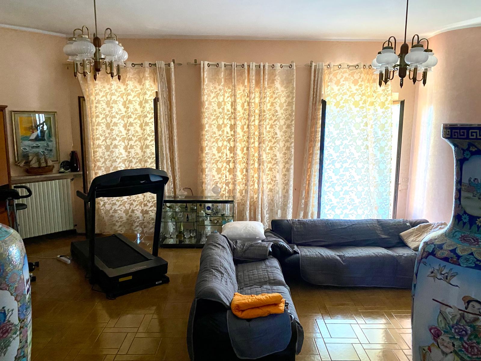 Residence con giardino, garage e piscina a Castelletto Monferatto.