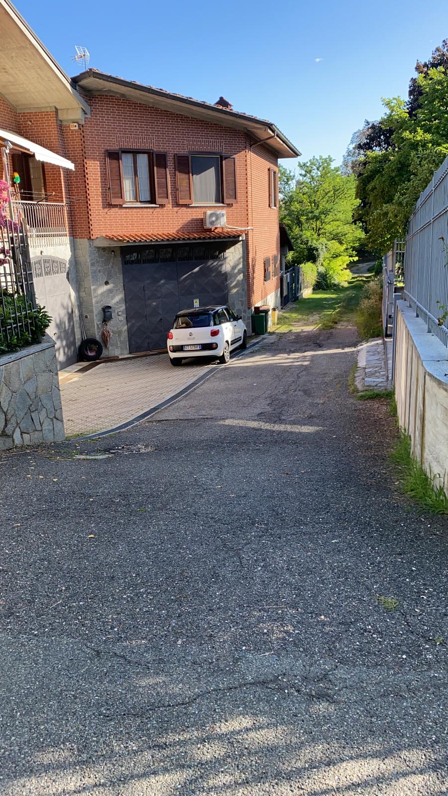 Residence con giardino, garage e piscina a Castelletto Monferatto.