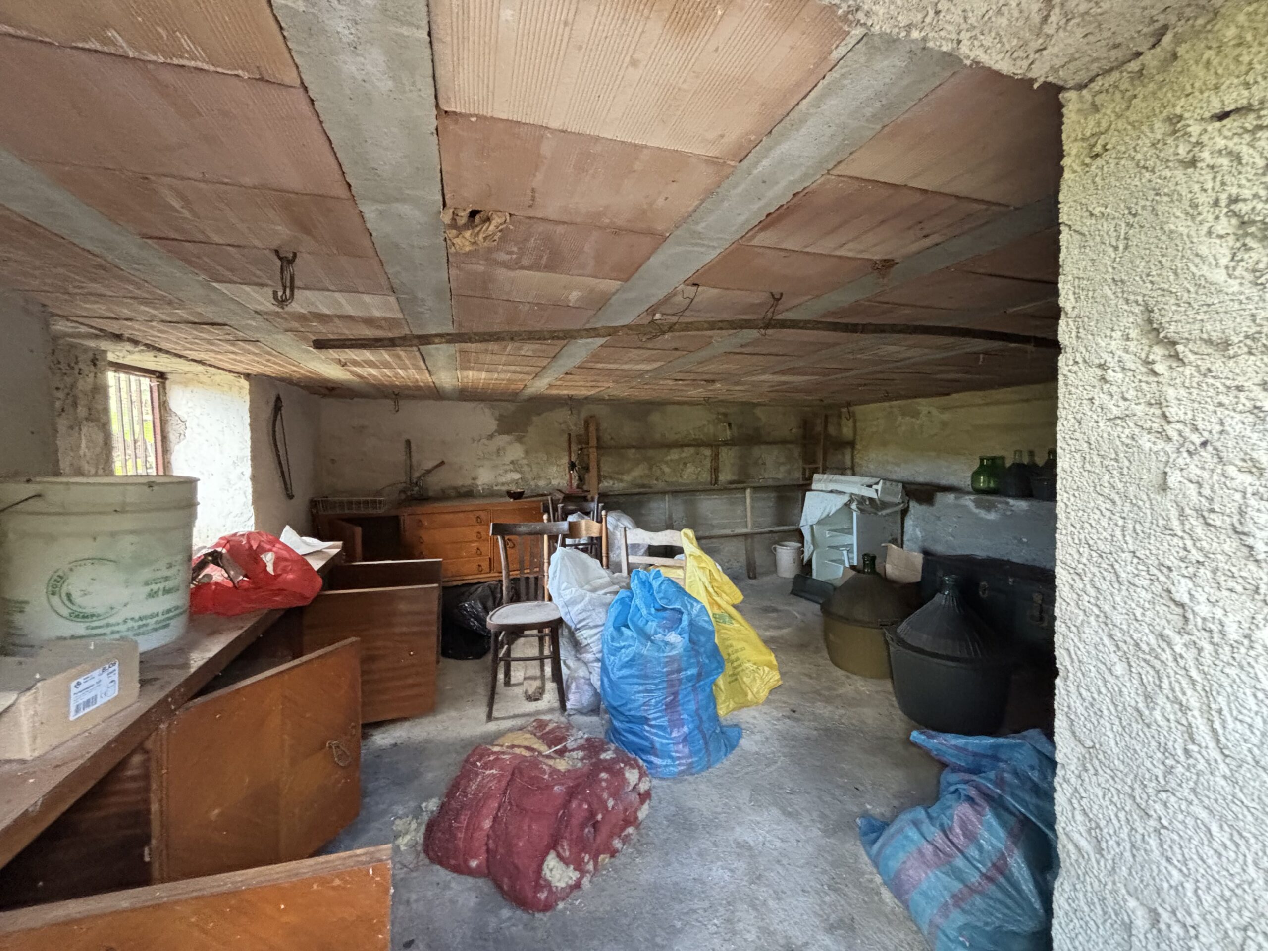 A plot of land with house and outbuildings with great potential in San Donato di Ninea.