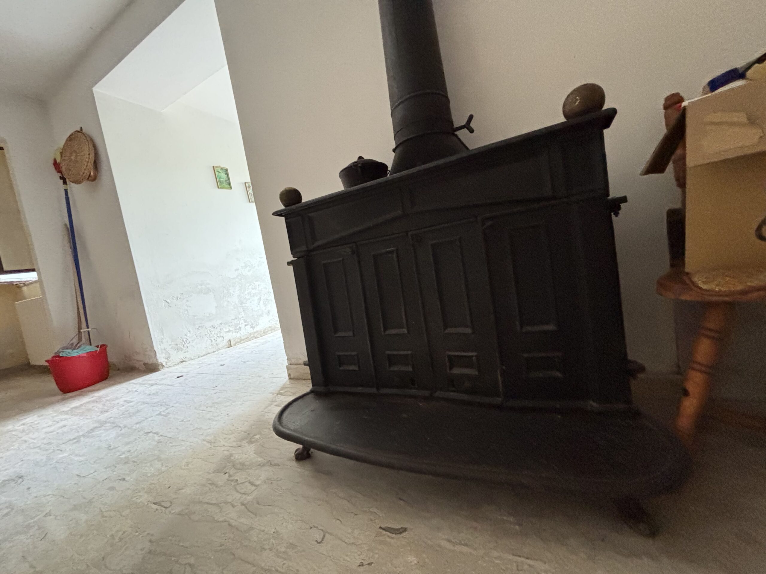 A plot of land with house and outbuildings with great potential in San Donato di Ninea.