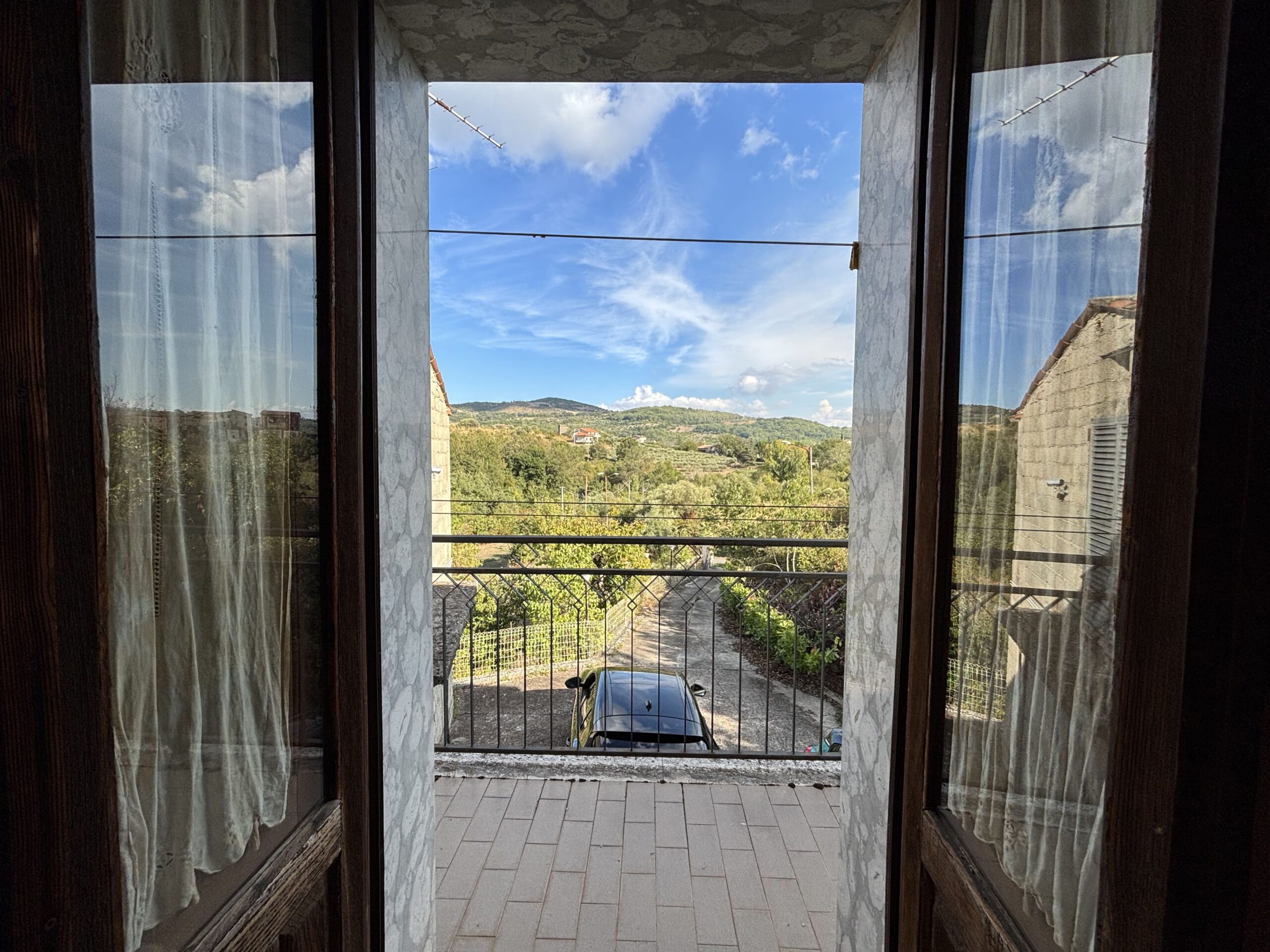 A plot of land with house and outbuildings with great potential in San Donato di Ninea.