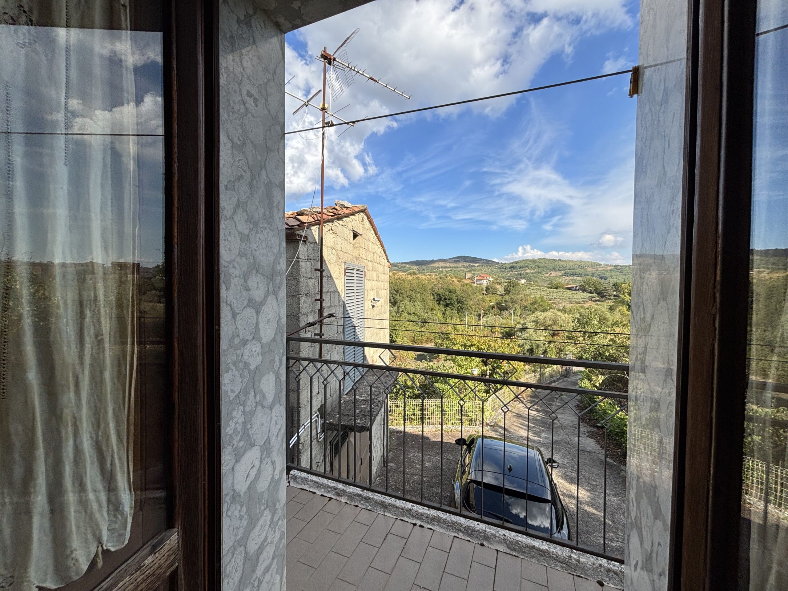 A plot of land with house and outbuildings with great potential in San Donato di Ninea.