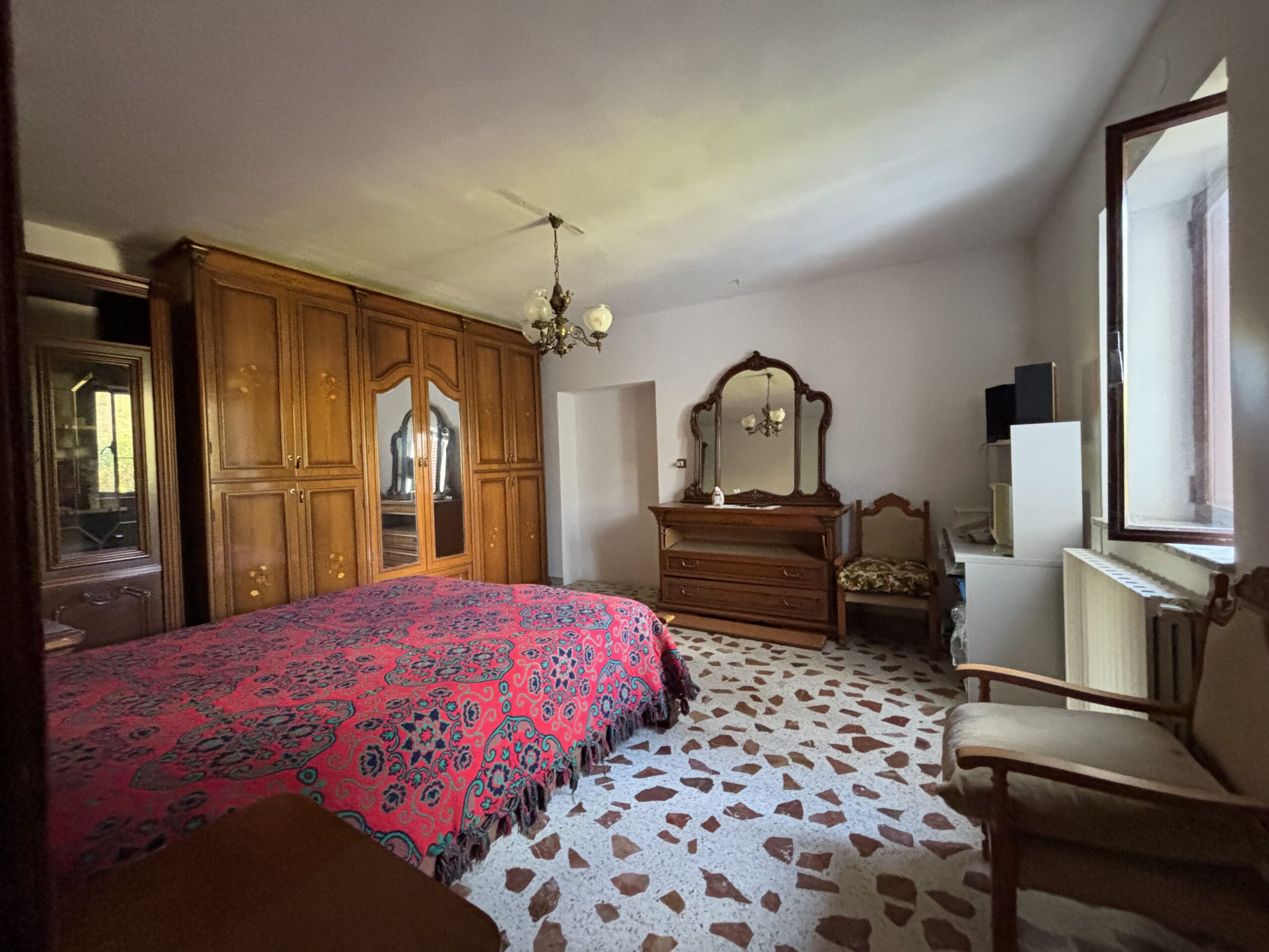 A plot of land with house and outbuildings with great potential in San Donato di Ninea.