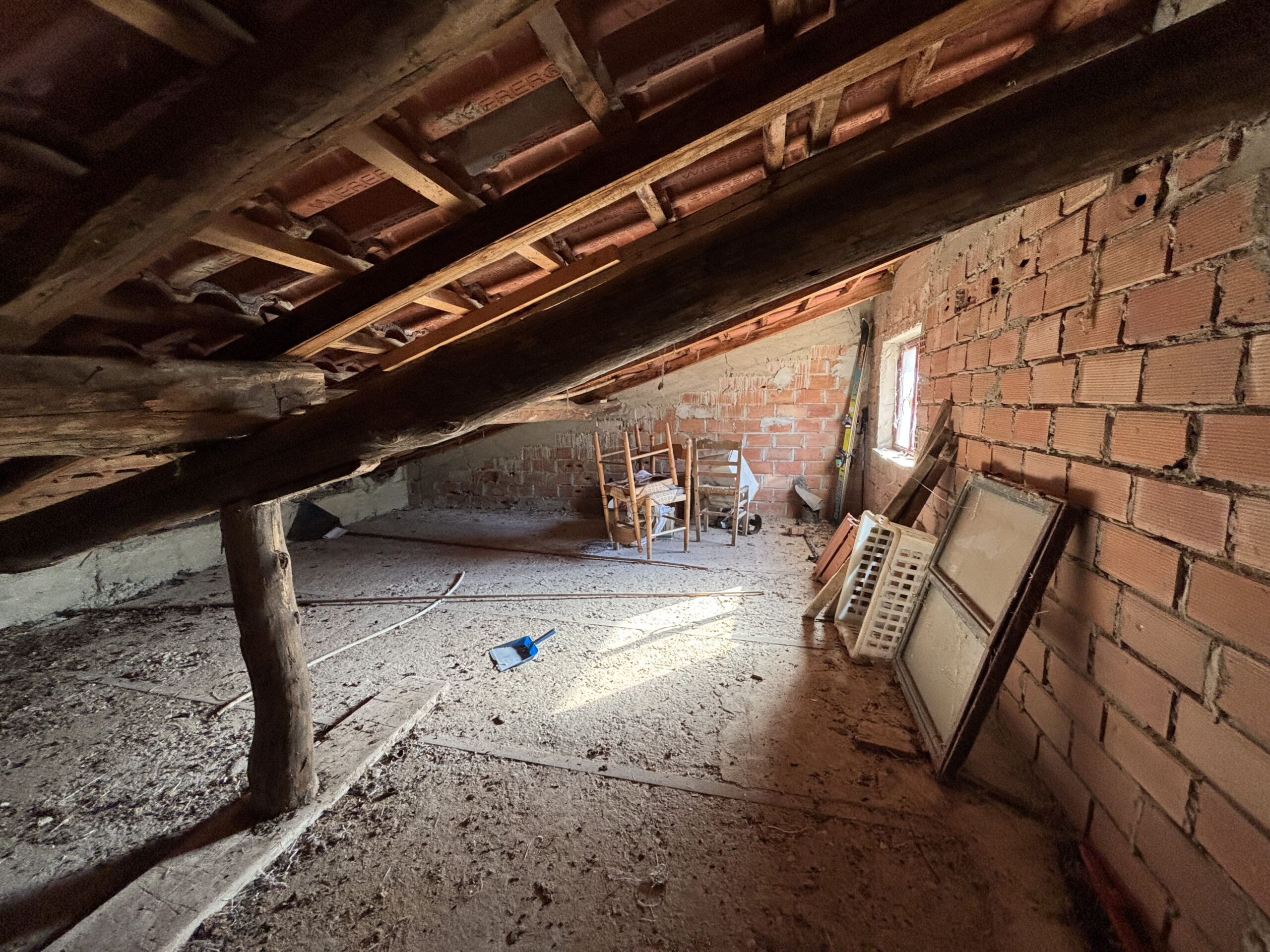 A plot of land with house and outbuildings with great potential in San Donato di Ninea.