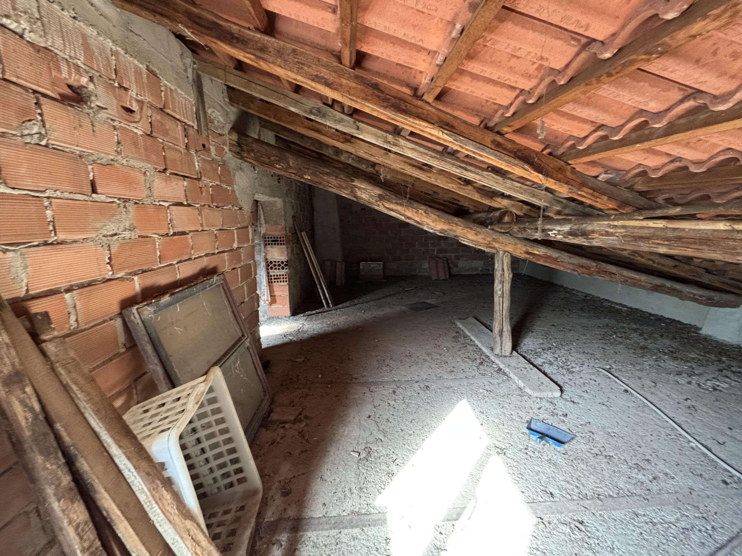 A plot of land with house and outbuildings with great potential in San Donato di Ninea.