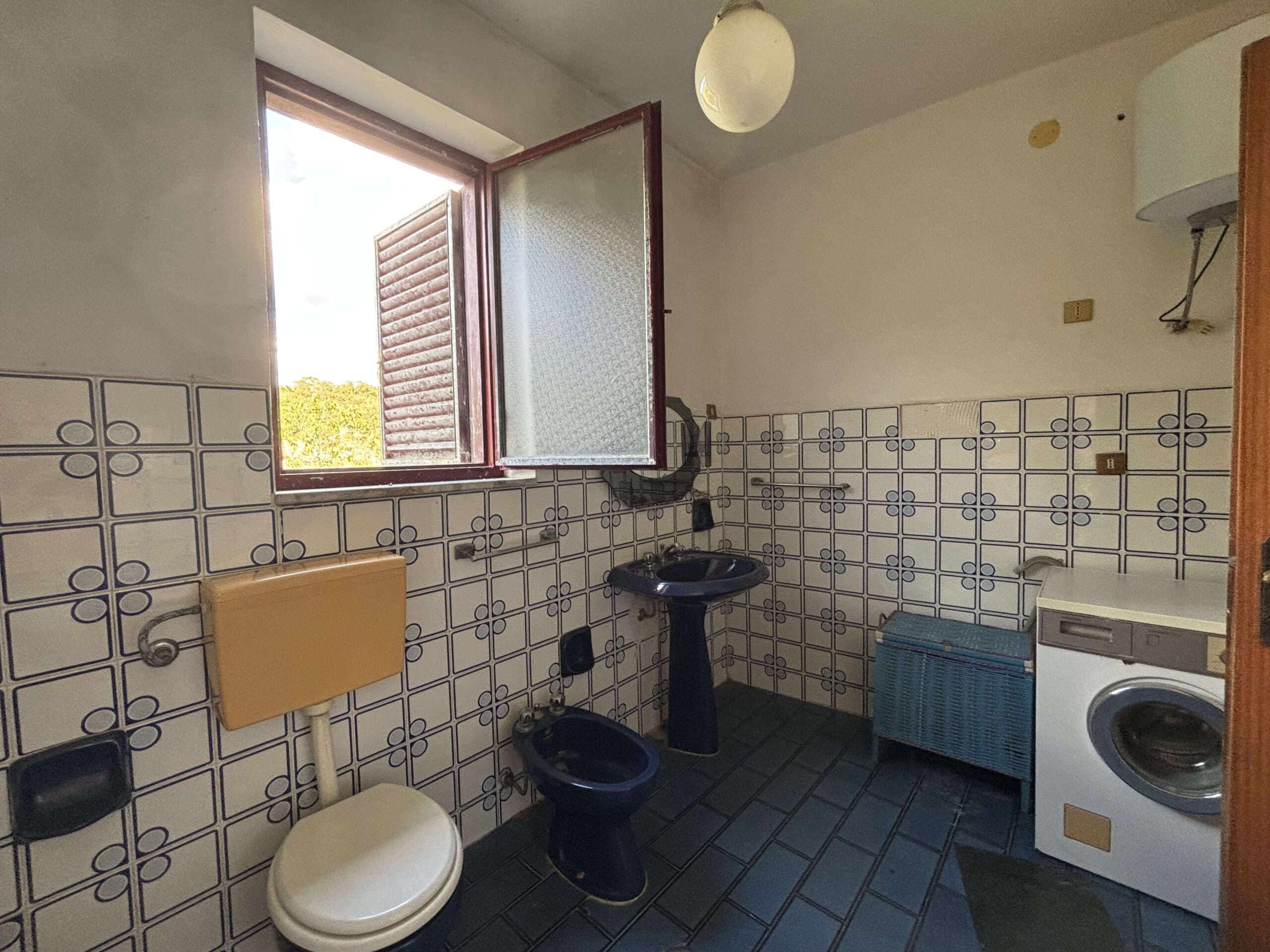 A plot of land with house and outbuildings with great potential in San Donato di Ninea.