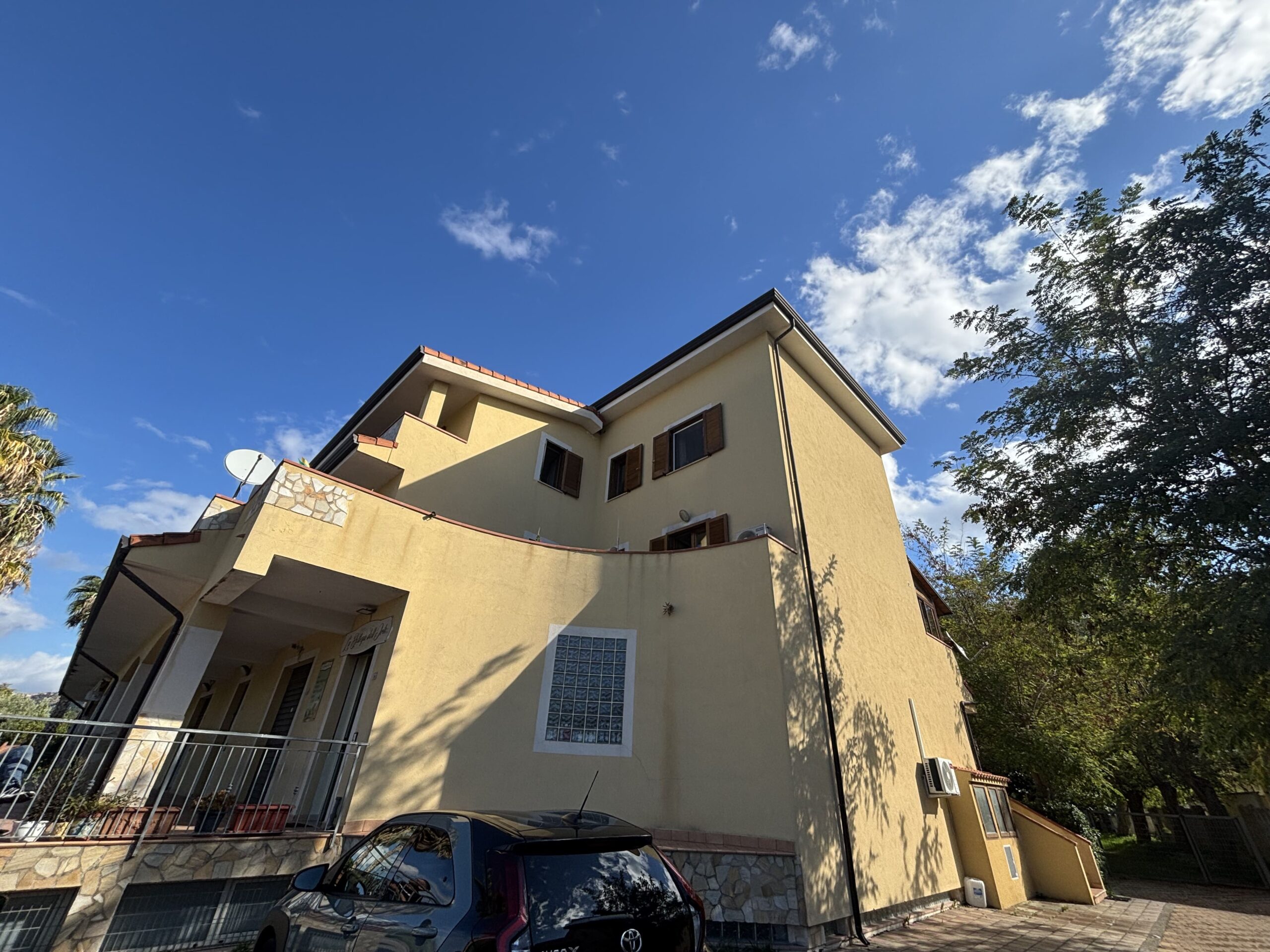 High ground flat in Longobardi.